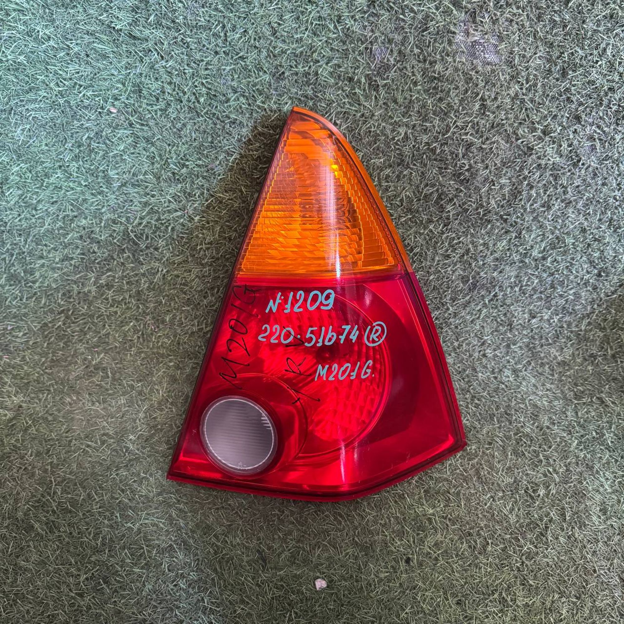 1209 Фонарь задний левый DAIHATSU YRV M201G, 6000 рублей, Невинномысск