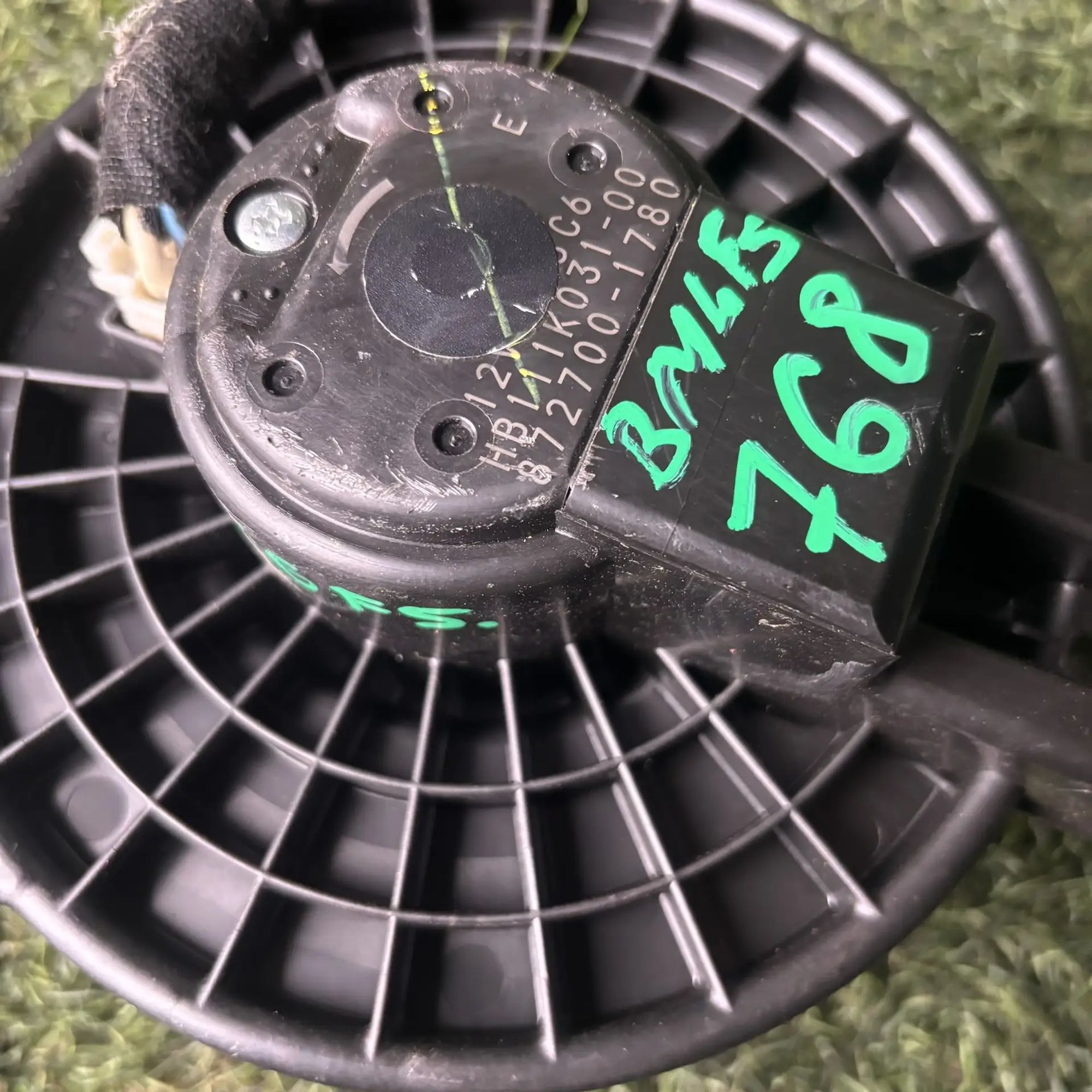 https://ycs.partsauto.market/partsauto-images/thmbs/userImages/772e461030aea93f4dbb6447c0f924d3/part/c92c4022-3fd6-4058-9116-ba4343cb3d4e_1776932776794.jpg