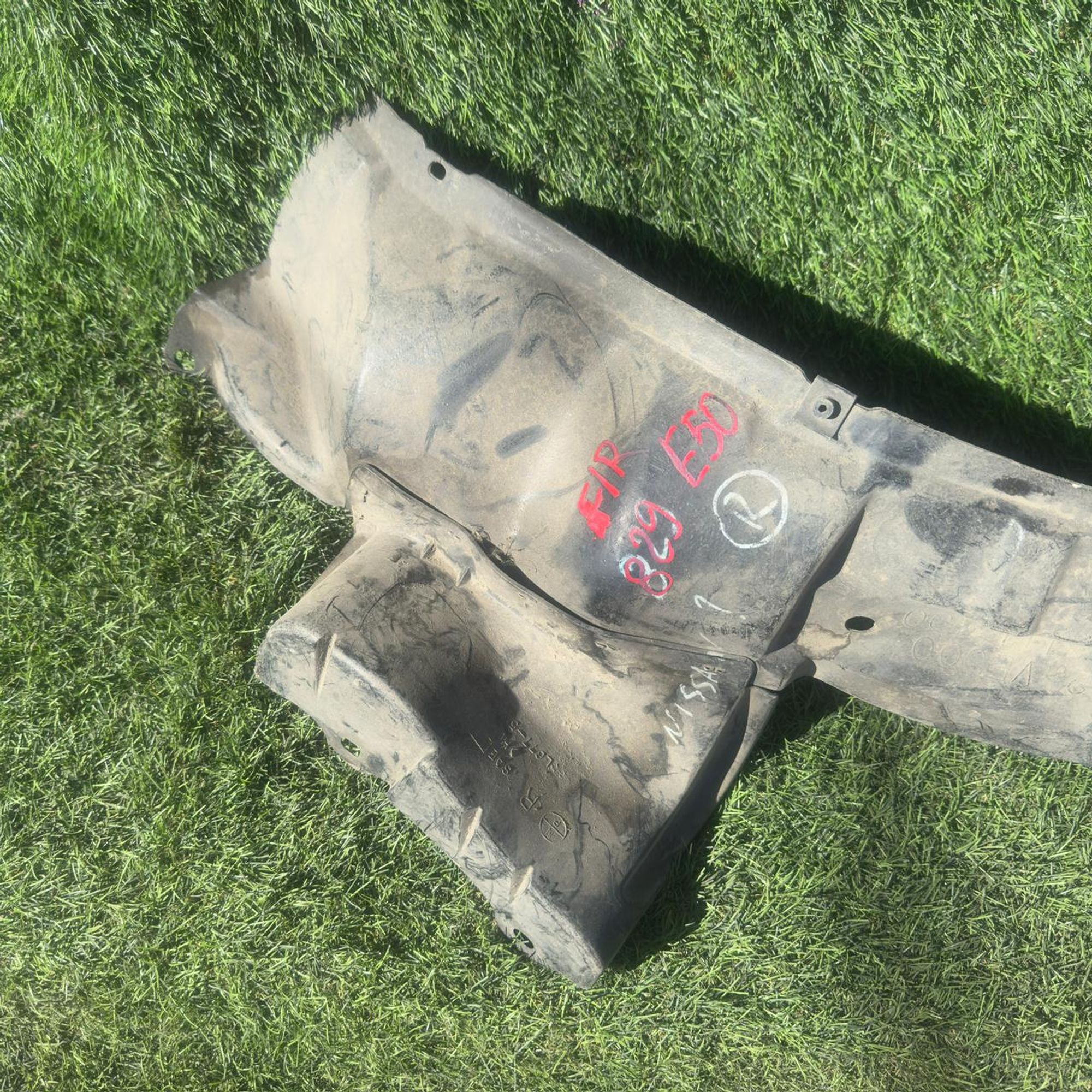 829 Подкрылок передний правый NISSAN ELGRAND E50, 999 рублей, Невинномысск