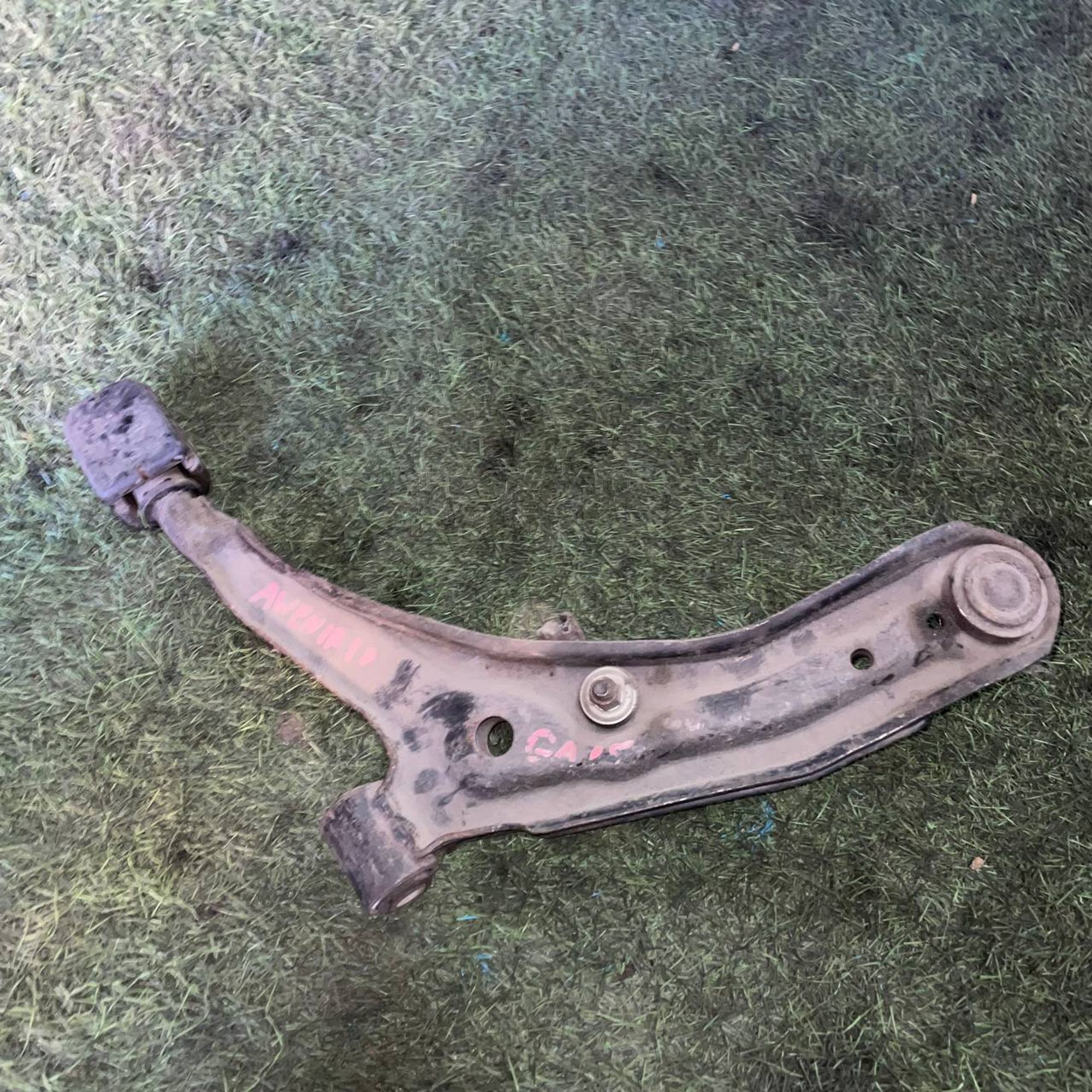 305 Рычаг передний правый нижний NISSAN AVENIR W10, 1 рублей, Невинномысск