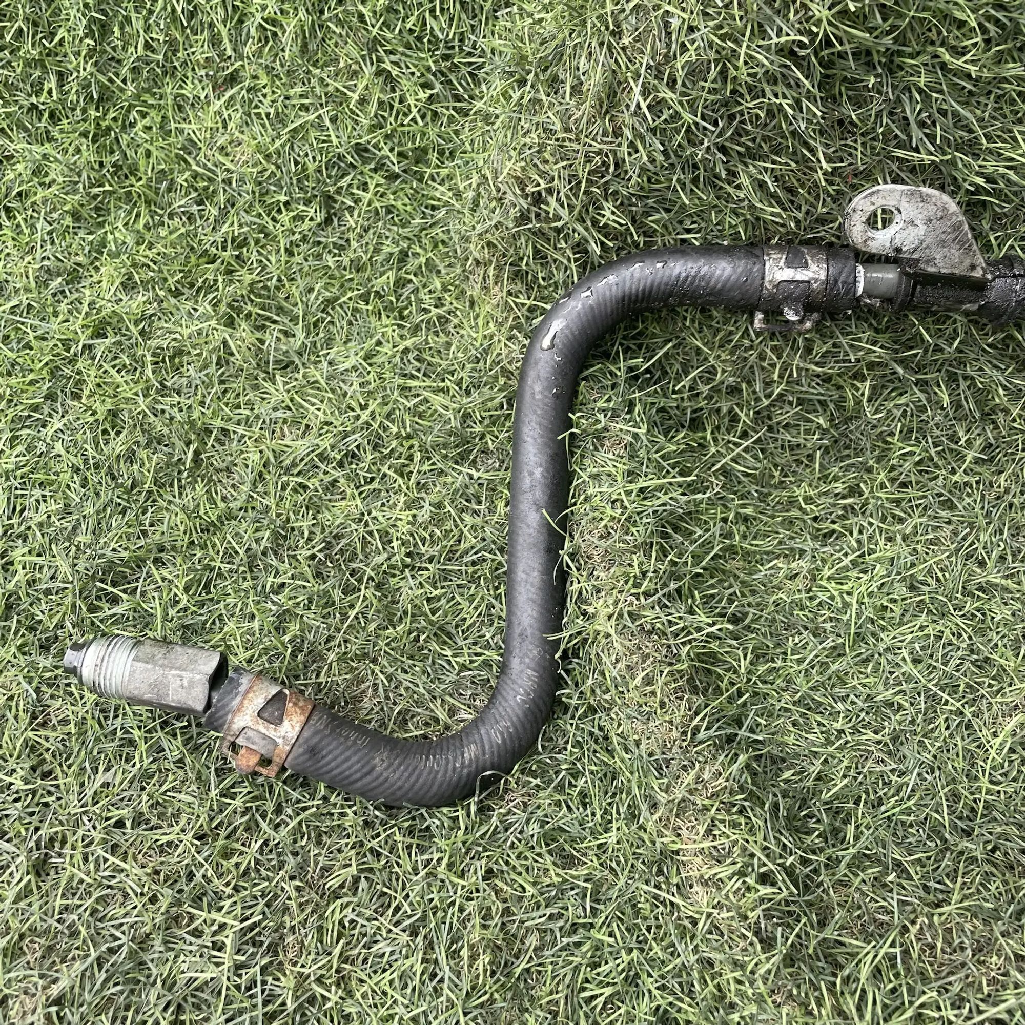 https://ycs.partsauto.market/partsauto-images/thmbs/userImages/772e461030aea93f4dbb6447c0f924d3/part/c9d36964-6b46-4a97-a169-5a5c2db04e6d_1779200796916.jpg