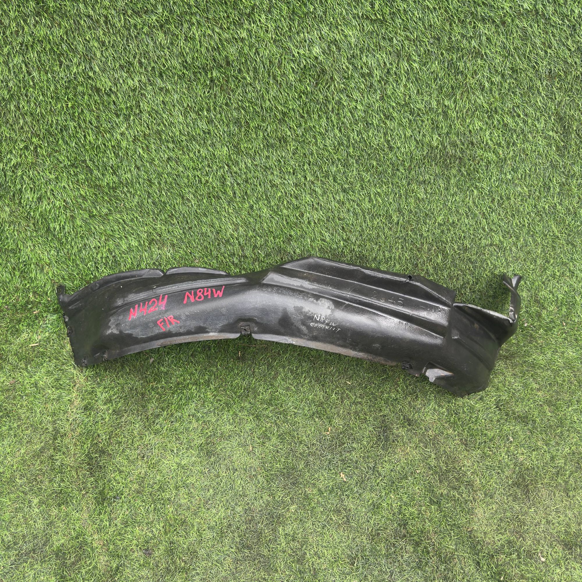 424 Подкрылок передний правый MITSUBISHI CHARIOT N84W, 999 рублей, Невинномысск