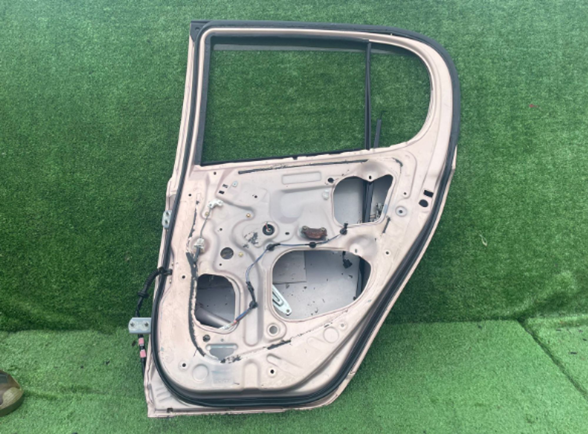 978 дверь на TOYOTA VITZ SCP10, 8500 рублей, Невинномысск