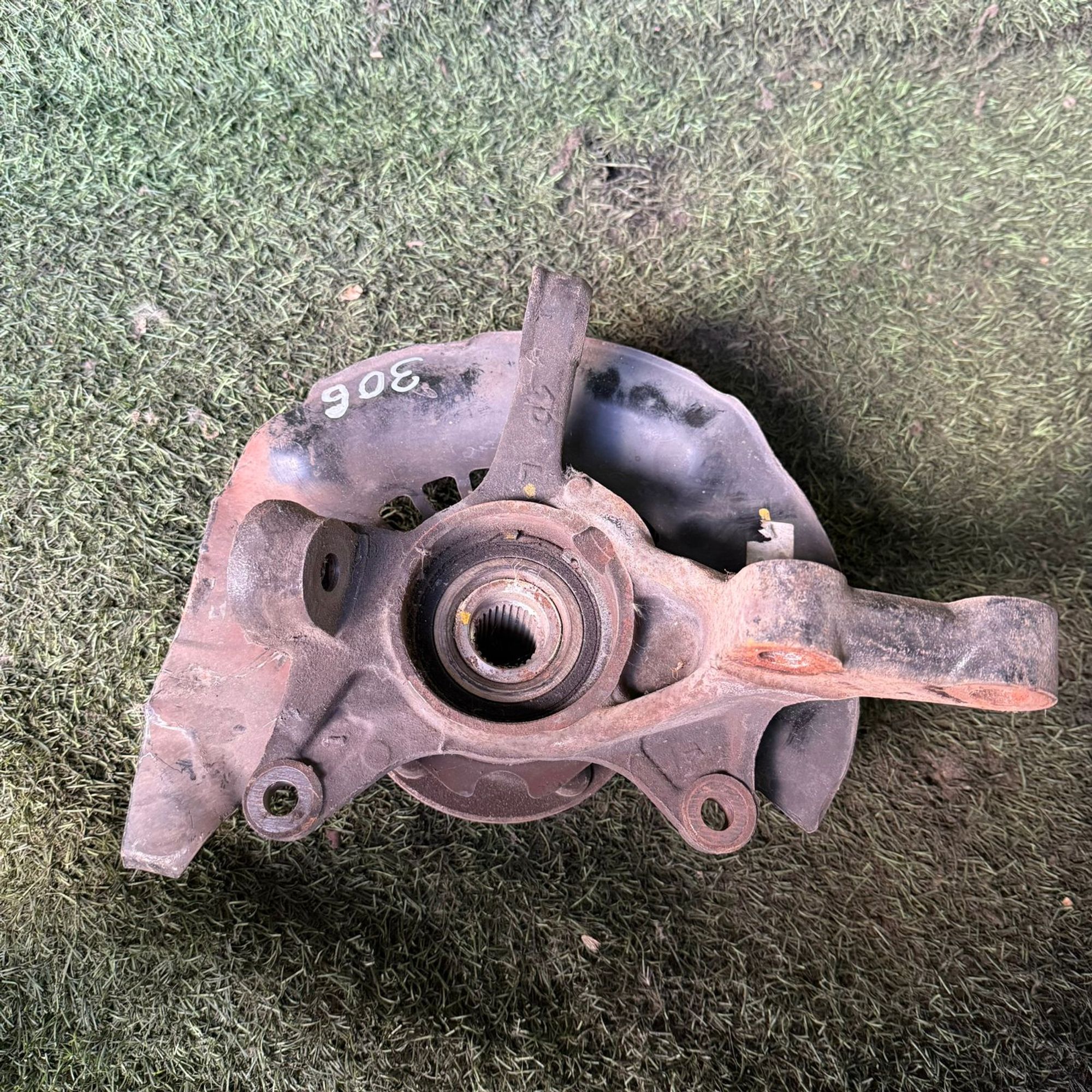 306 Ступица передняя левая TOYOTA VOXY AZR60, 1 рублей, Невинномысск