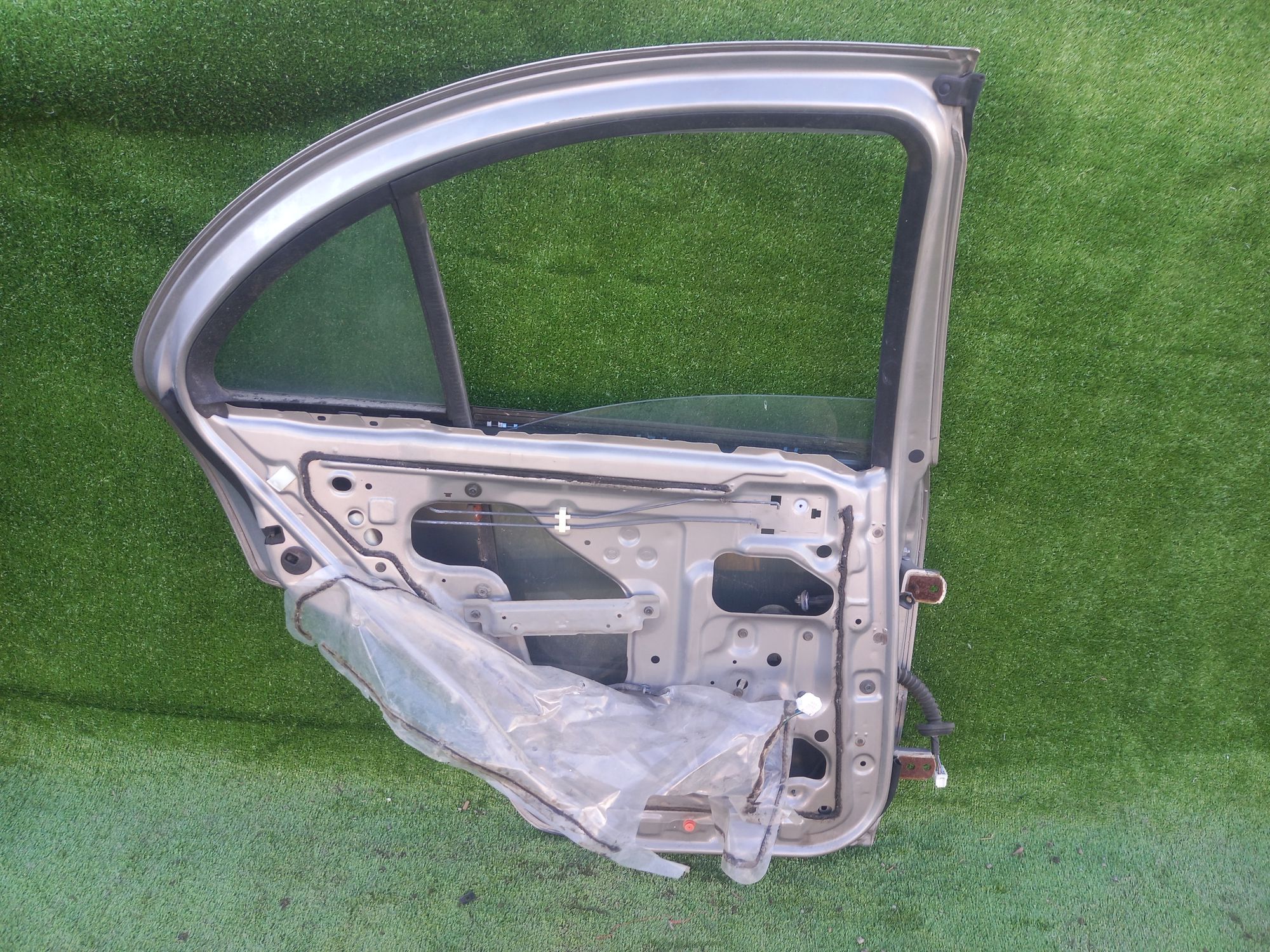 322 дверь на NISSAN BLUEBIRD SYLPHY QG10, 7000 рублей, Невинномысск