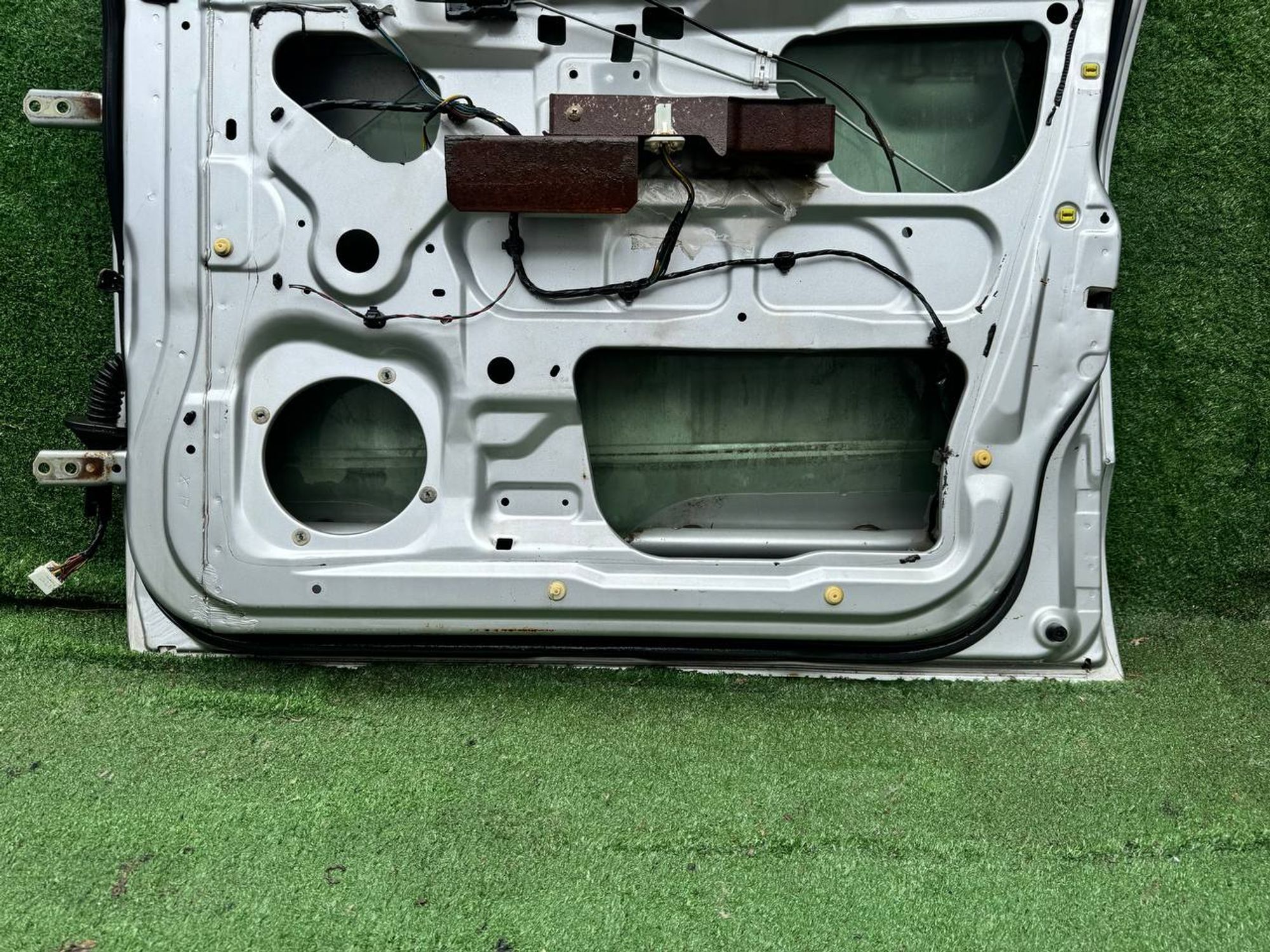 618 дверь на MITSUBISHI DINGO CQ2A, 12000 рублей, Невинномысск