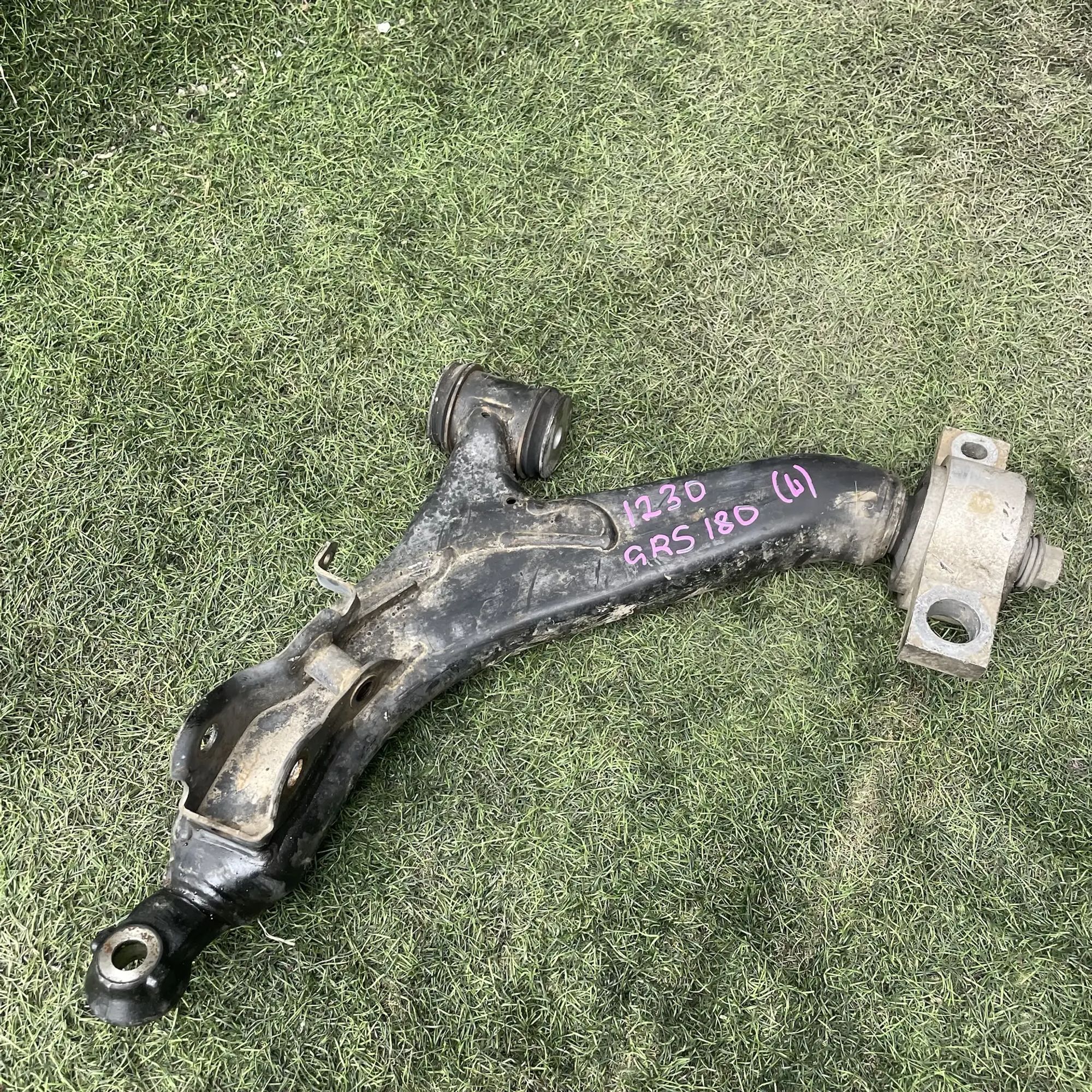 https://ycs.partsauto.market/partsauto-images/thmbs/userImages/772e461030aea93f4dbb6447c0f924d3/part/ccec2cef-f766-4079-83a5-564558465d6a_1779197919239.jpg