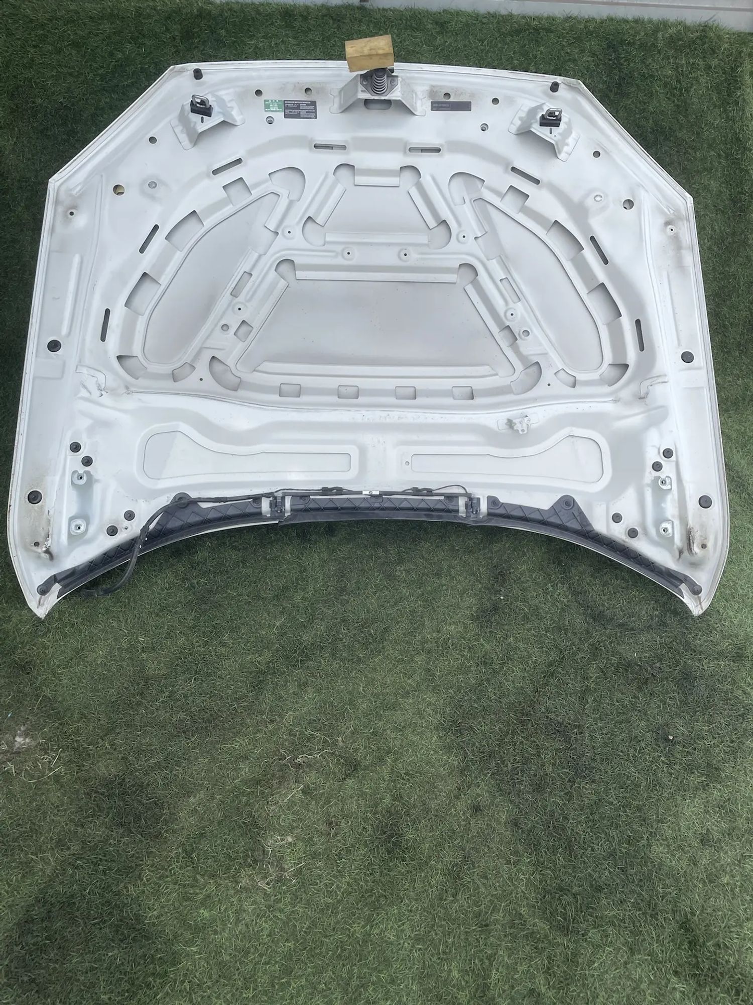 https://ycs.partsauto.market/partsauto-images/thmbs/userImages/772e461030aea93f4dbb6447c0f924d3/part/cd21e6a6-0e73-455a-bd74-c73be0fa5d14_1778251874562.jpg