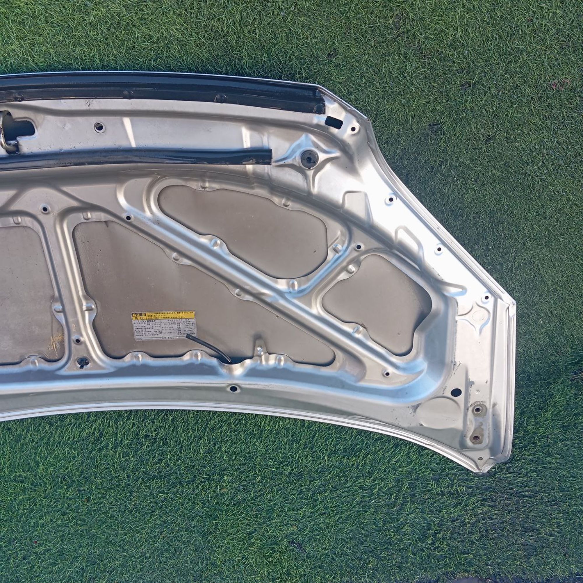 6 капот на TOYOTA VOXY AZR60, 12500 рублей, Невинномысск