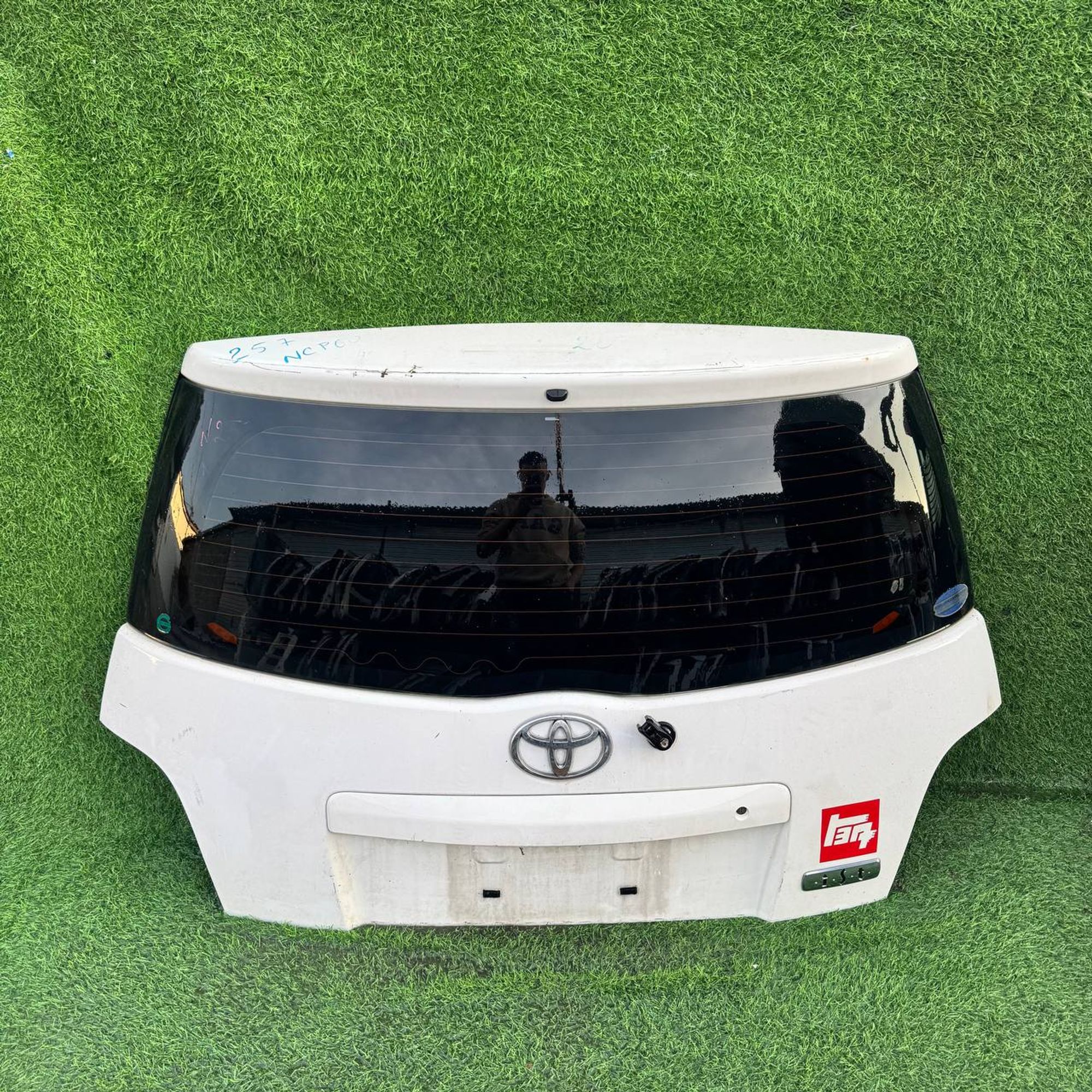 257 дверь багажника на TOYOTA IST NCP60, 12500 рублей, Невинномысск