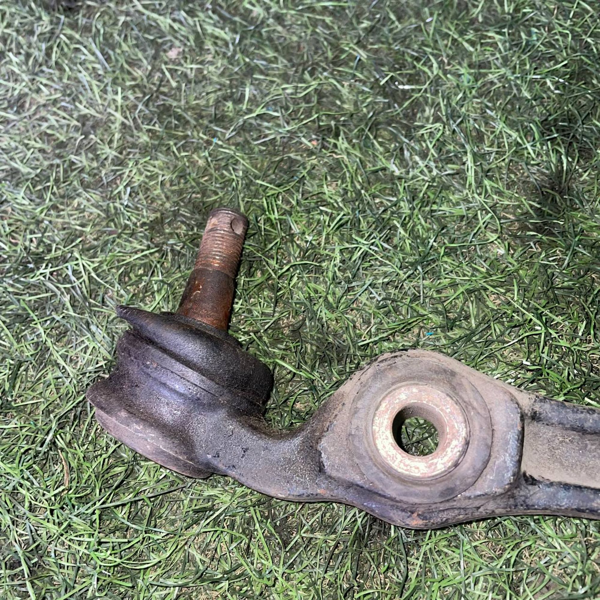 22 Рычаг задний левый нижний Mazda Millenia TAFP, 5000 рублей, Невинномысск