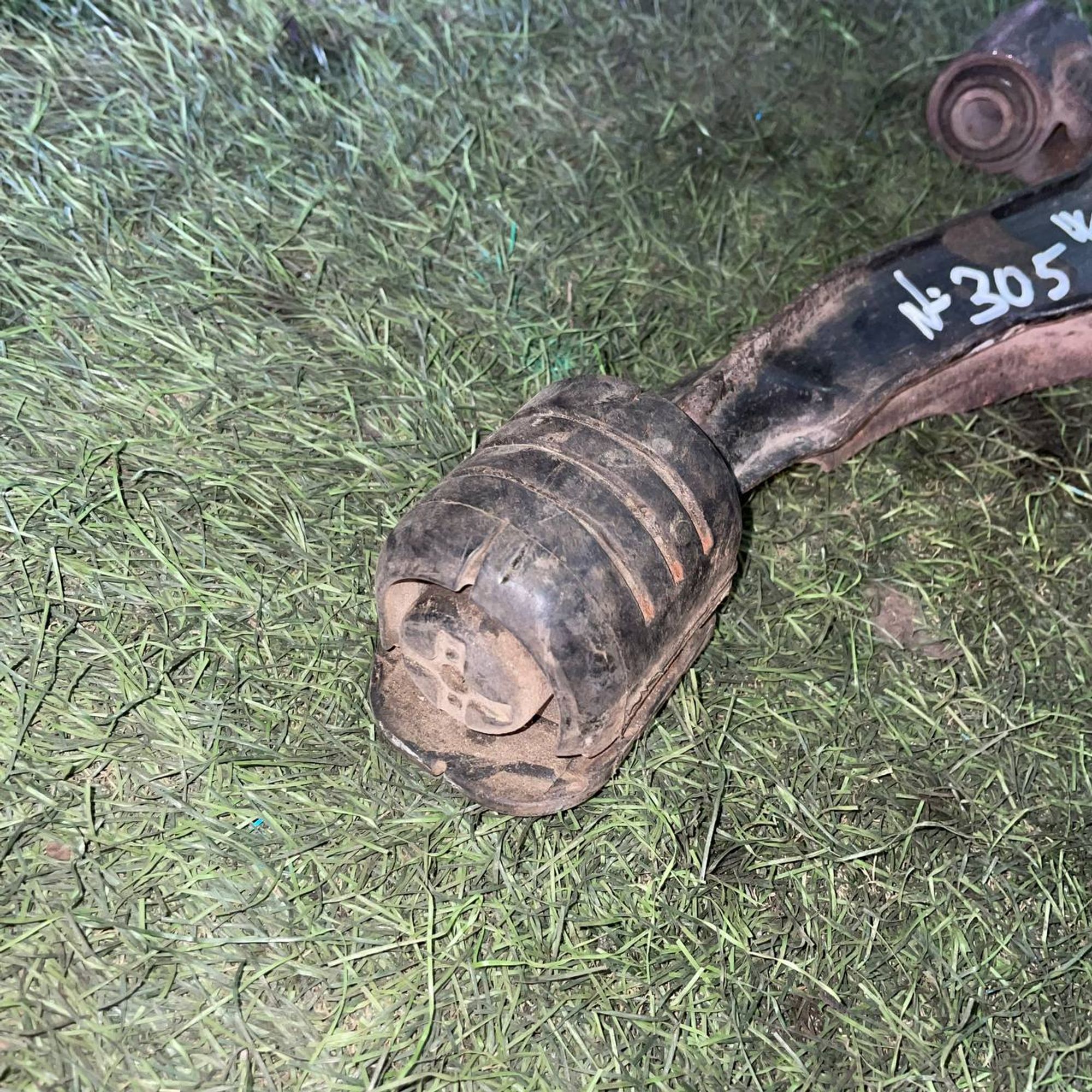 305 Рычаг передний правый нижний NISSAN AVENIR W10, 1 рублей, Невинномысск