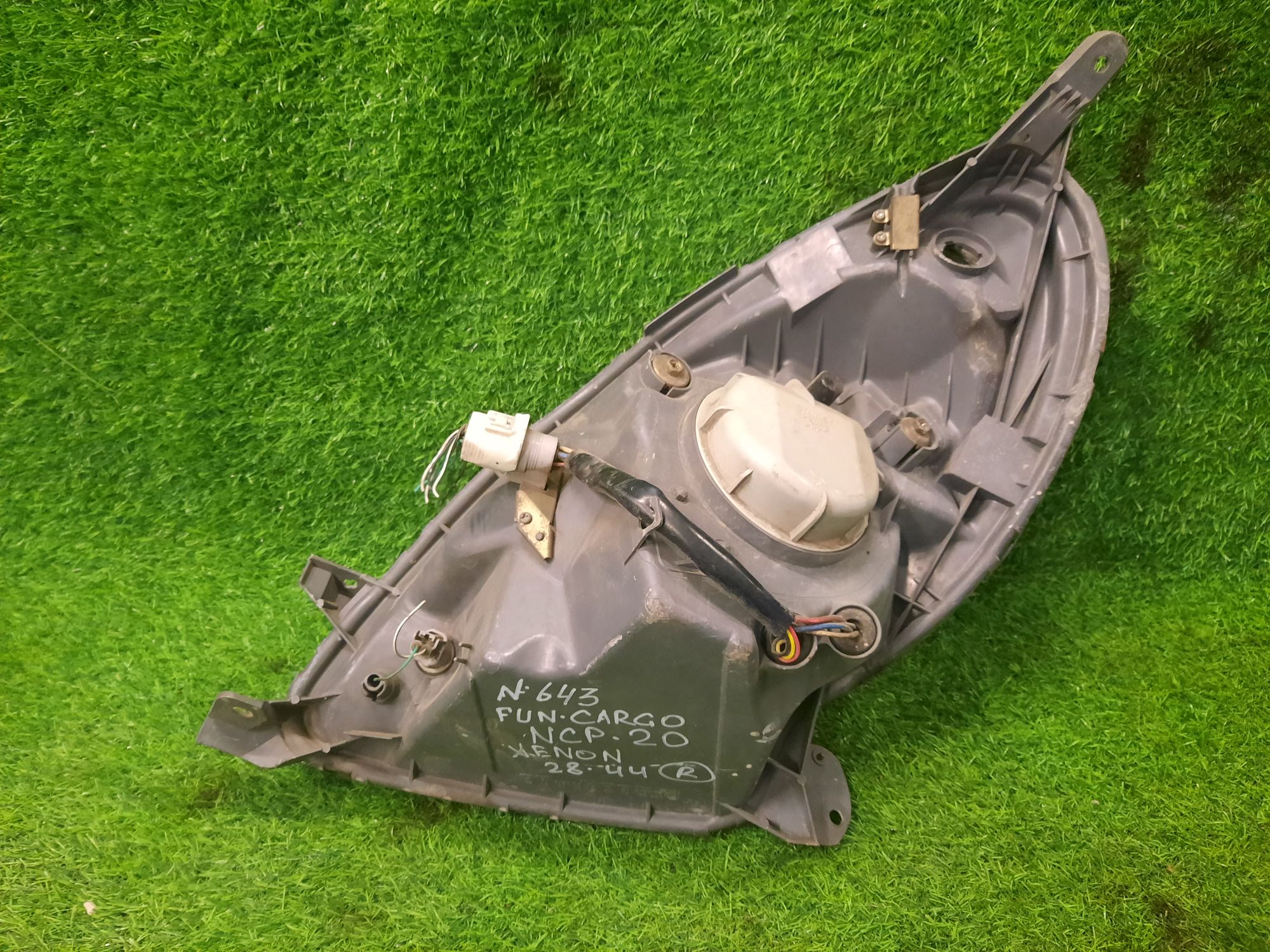 643 Фара правая Toyota FunCargo NCP20, 7500 рублей, Невинномысск