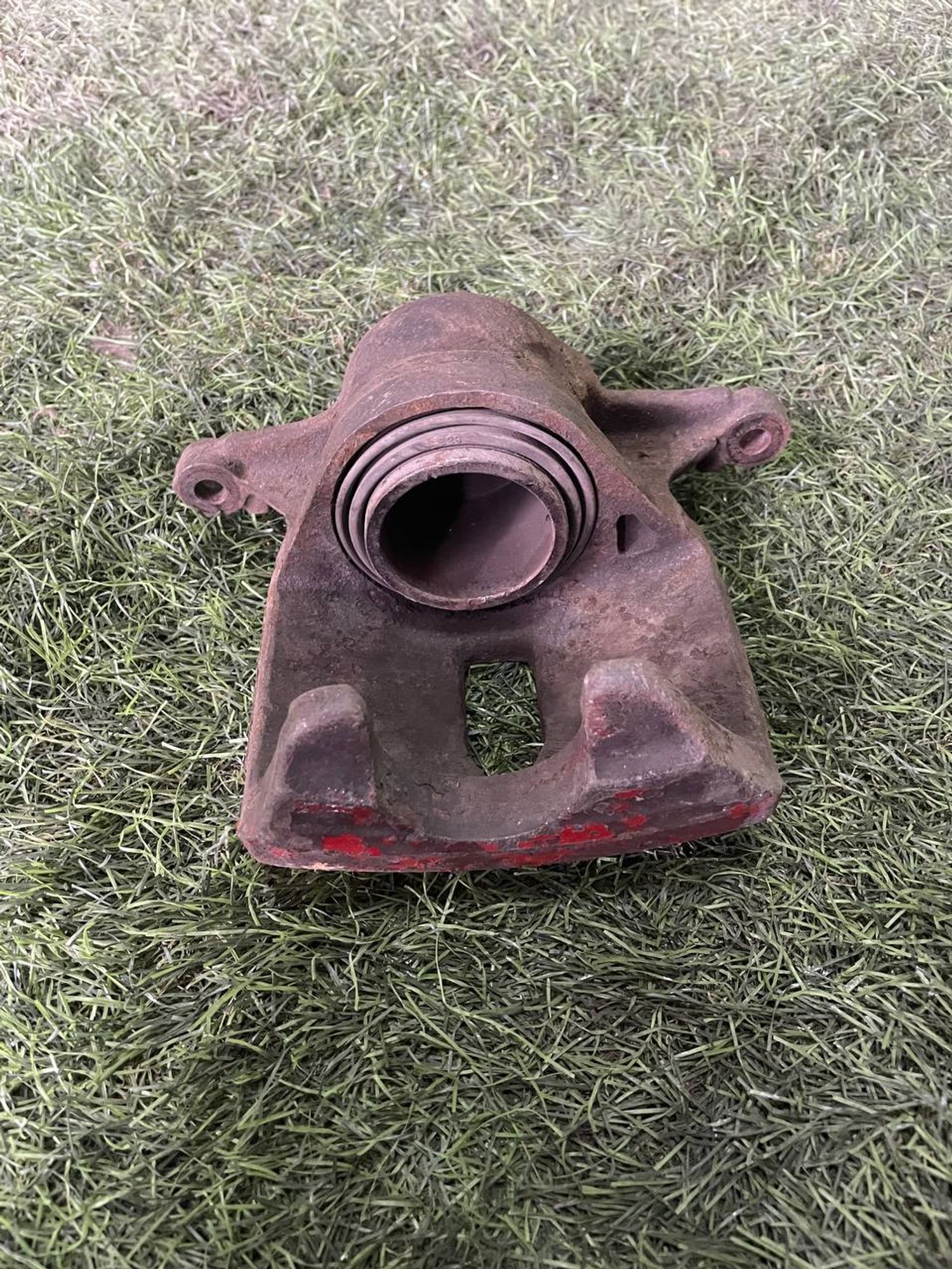 37 Суппорт тормозной передний правый Toyota ST215, 3000 рублей, Невинномысск