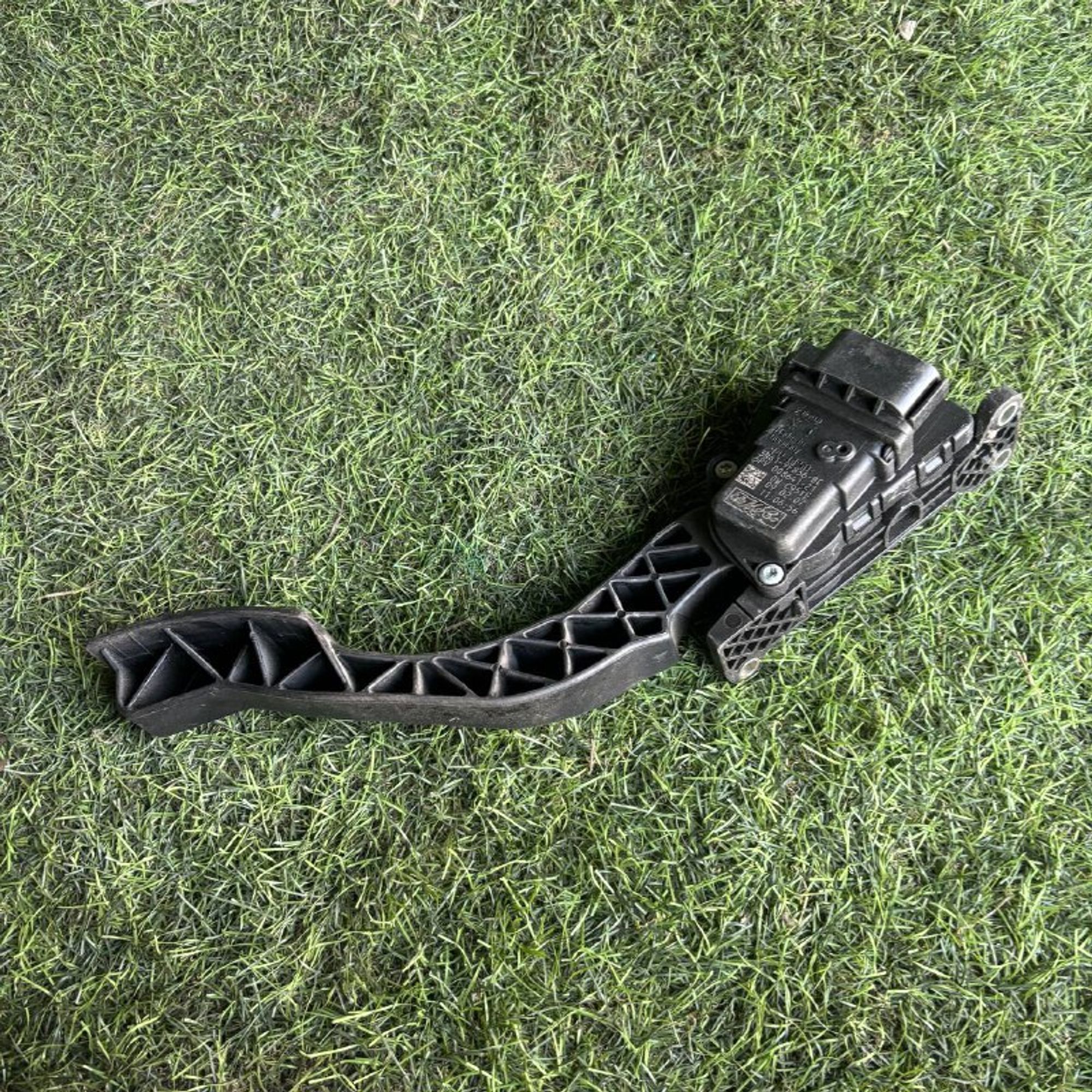 126 Педаль газа Mazda Axela BK5P ZY 2006, 3500 рублей, Невинномысск