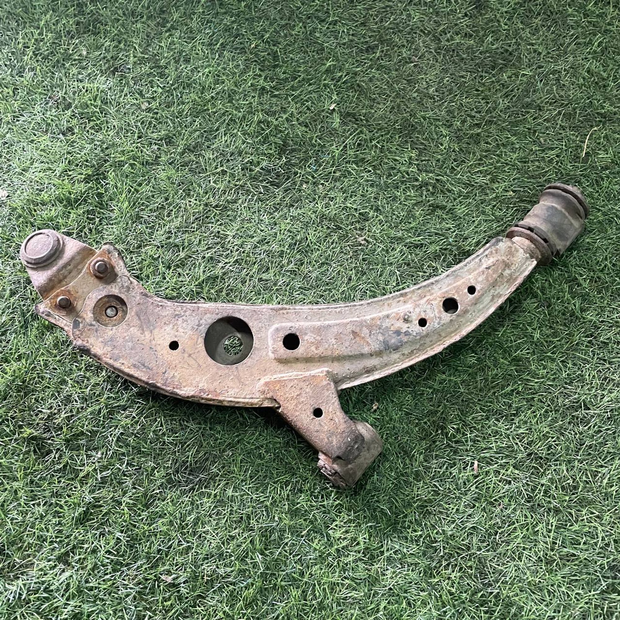 169 Рычаг передний левый нижний TOYOTA COROLLA EE80, 1 рублей, Невинномысск