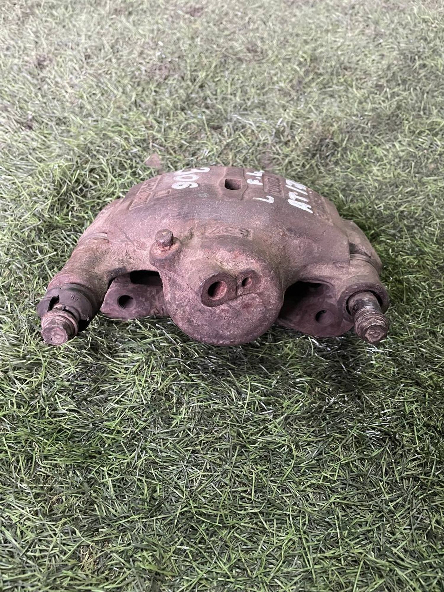 306 Суппорт тормозной передний левый TOYOTA CORONA AT175, 3000 рублей, Невинномысск