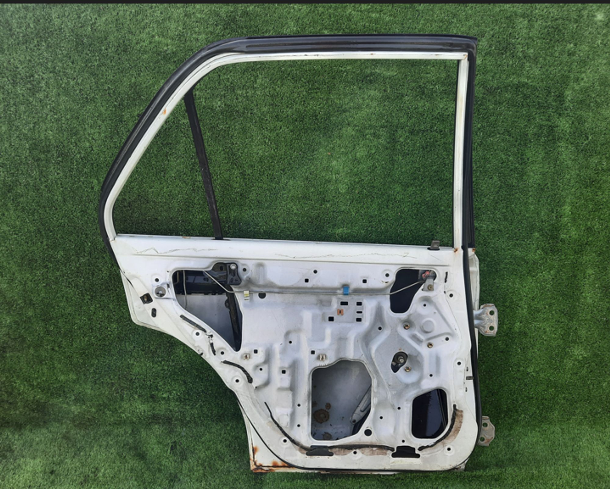 977 дверь на TOYOTA COROLLA AE90, 4500 рублей, Невинномысск