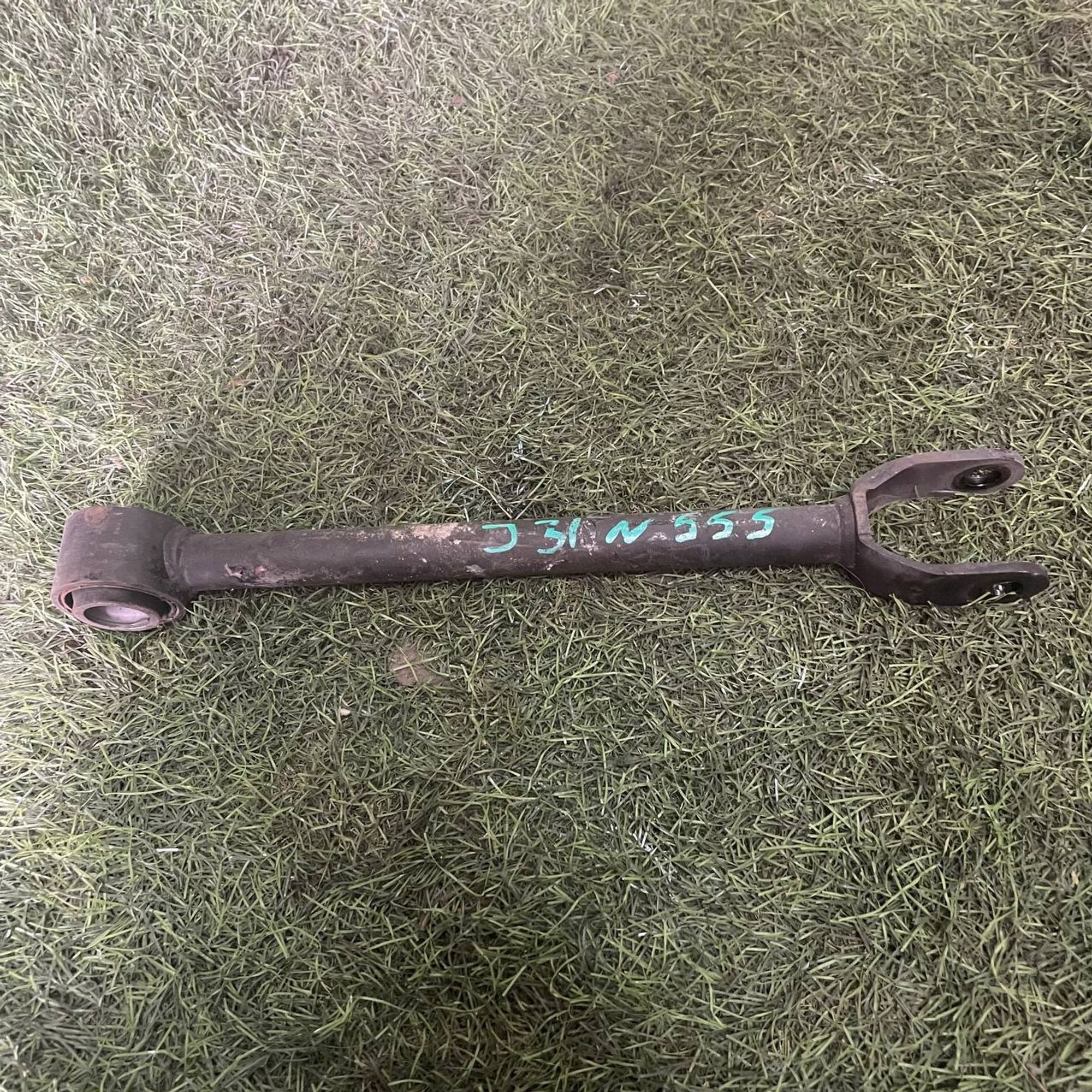 555 Рычаг задний поперечный нижний NISSAN TEANA J31 VQ23DE, 2000 рублей, Невинномысск