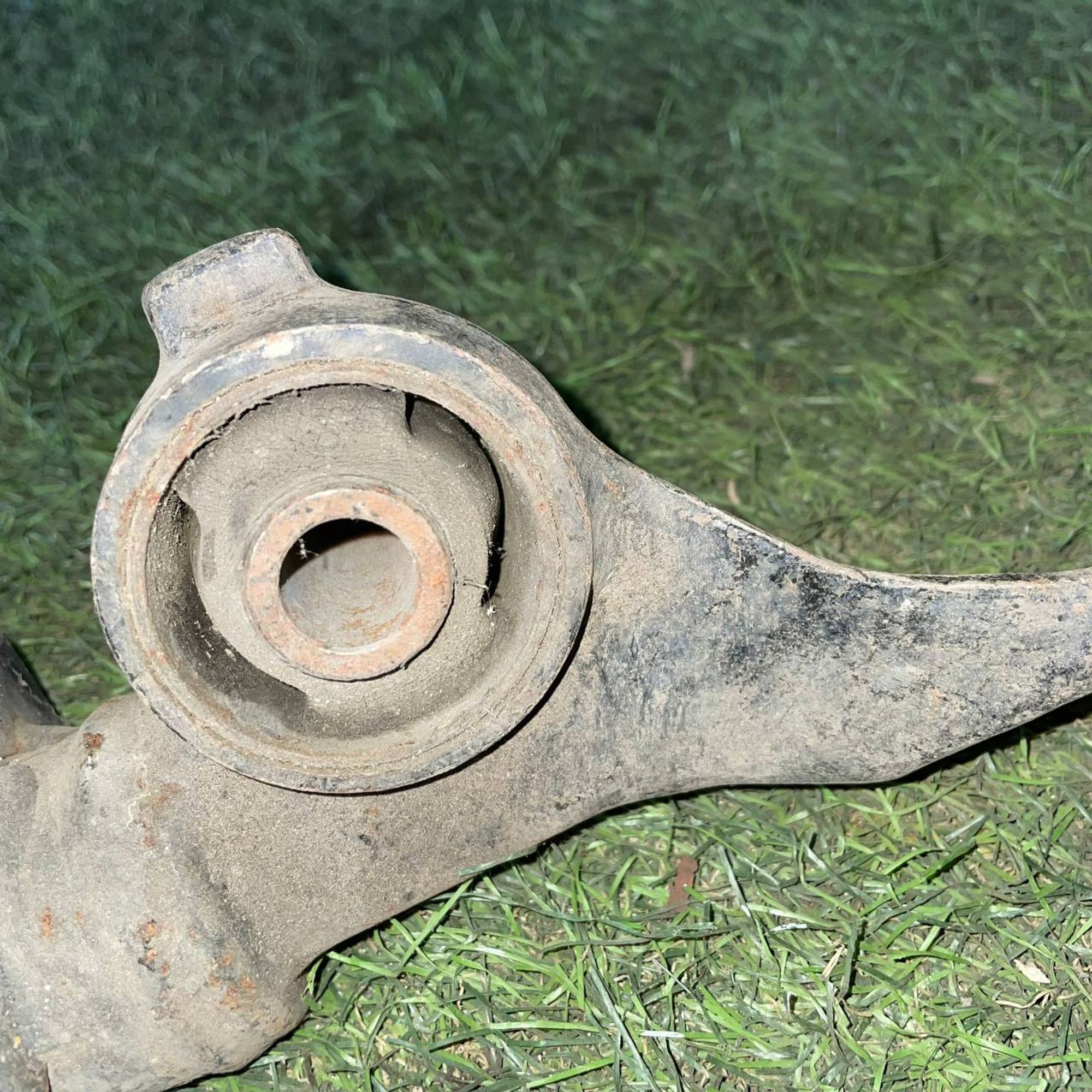 115 Рычаг задний левый нижний Toyota CXR10, 2000 рублей, Невинномысск