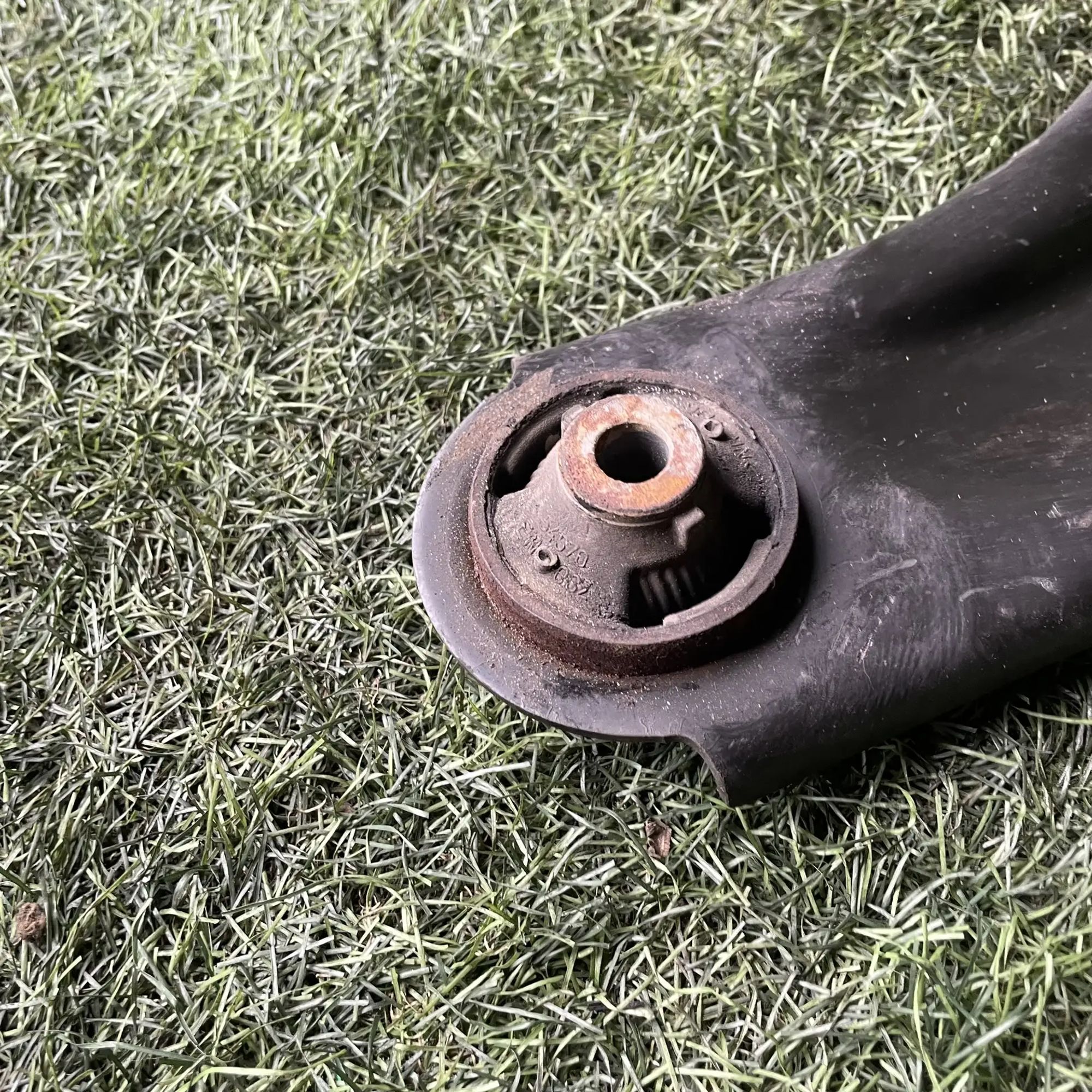 1204 Рычаг передний правый нижний Nissan Leaf ZE0 EM61 24kw 2012, 5500 рублей, Невинномысск