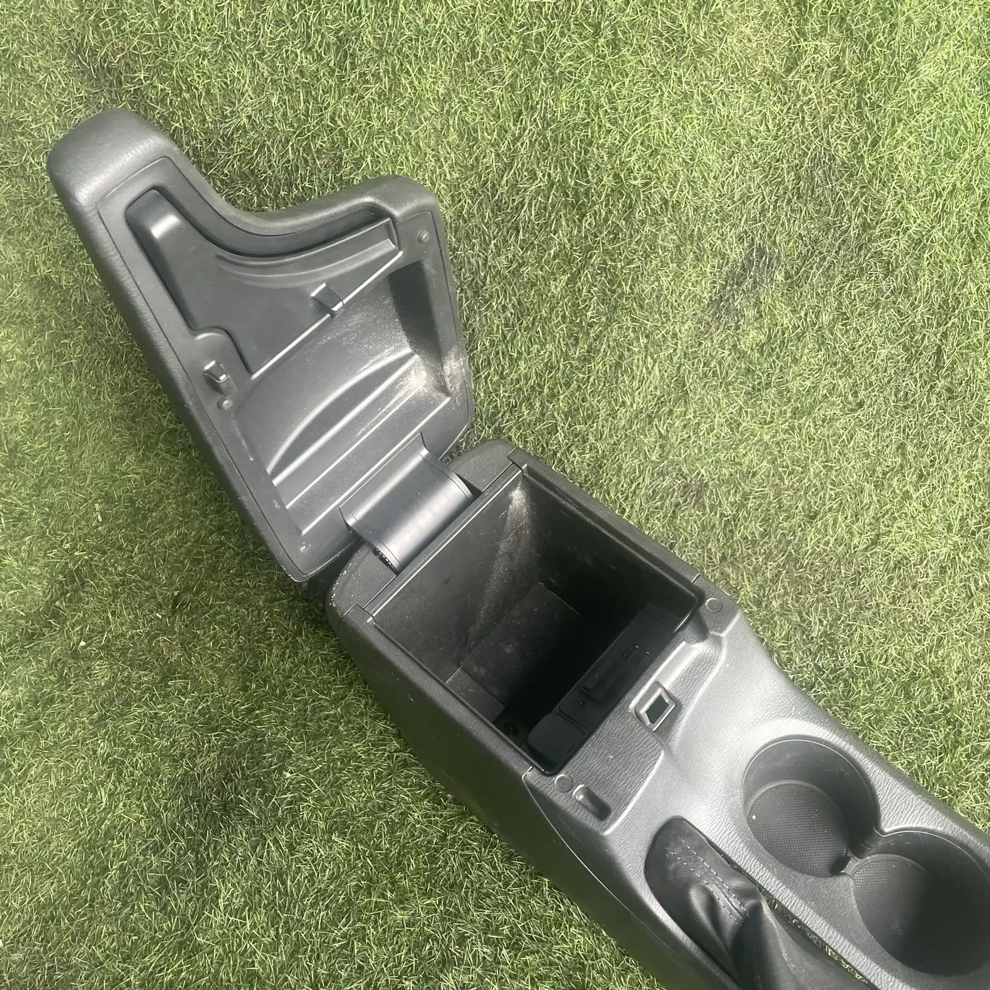 https://ycs.partsauto.market/partsauto-images/thmbs/userImages/772e461030aea93f4dbb6447c0f924d3/part/d4ec4d4e-4683-428c-a957-4fa2046c84e5_1776670243732.jpg
