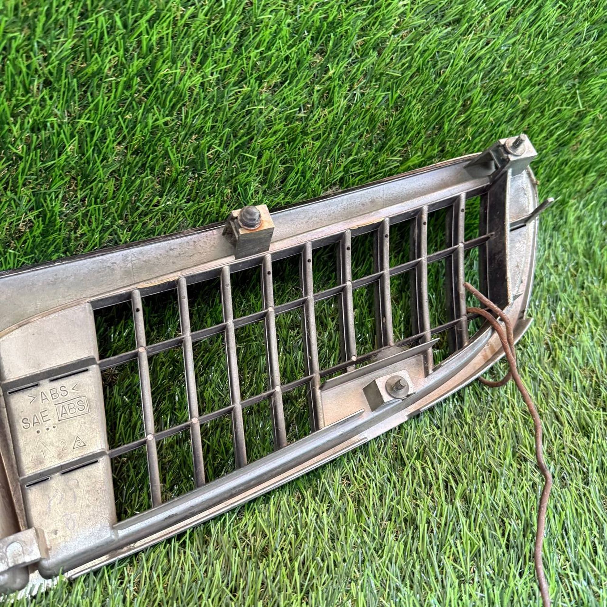 136 решетка радиатора на NISSAN CEFIRO A33, 2500 рублей, Невинномысск