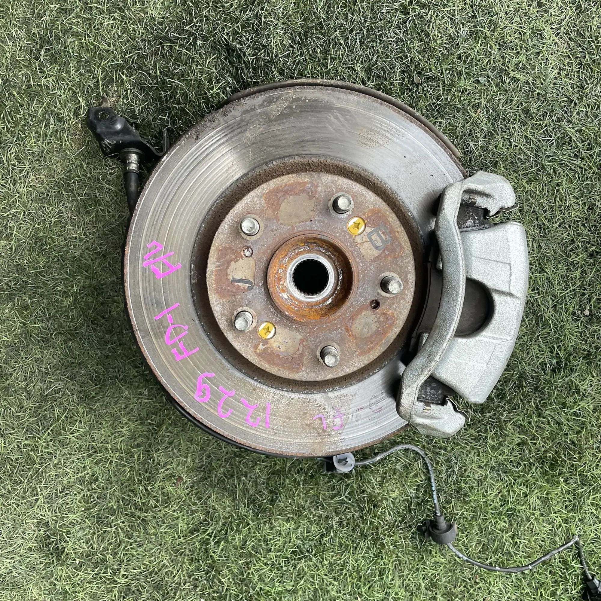 https://ycs.partsauto.market/partsauto-images/thmbs/userImages/772e461030aea93f4dbb6447c0f924d3/part/d528d836-f3e5-4a50-83b0-40c7bbf37bfb_1779260135891.jpg