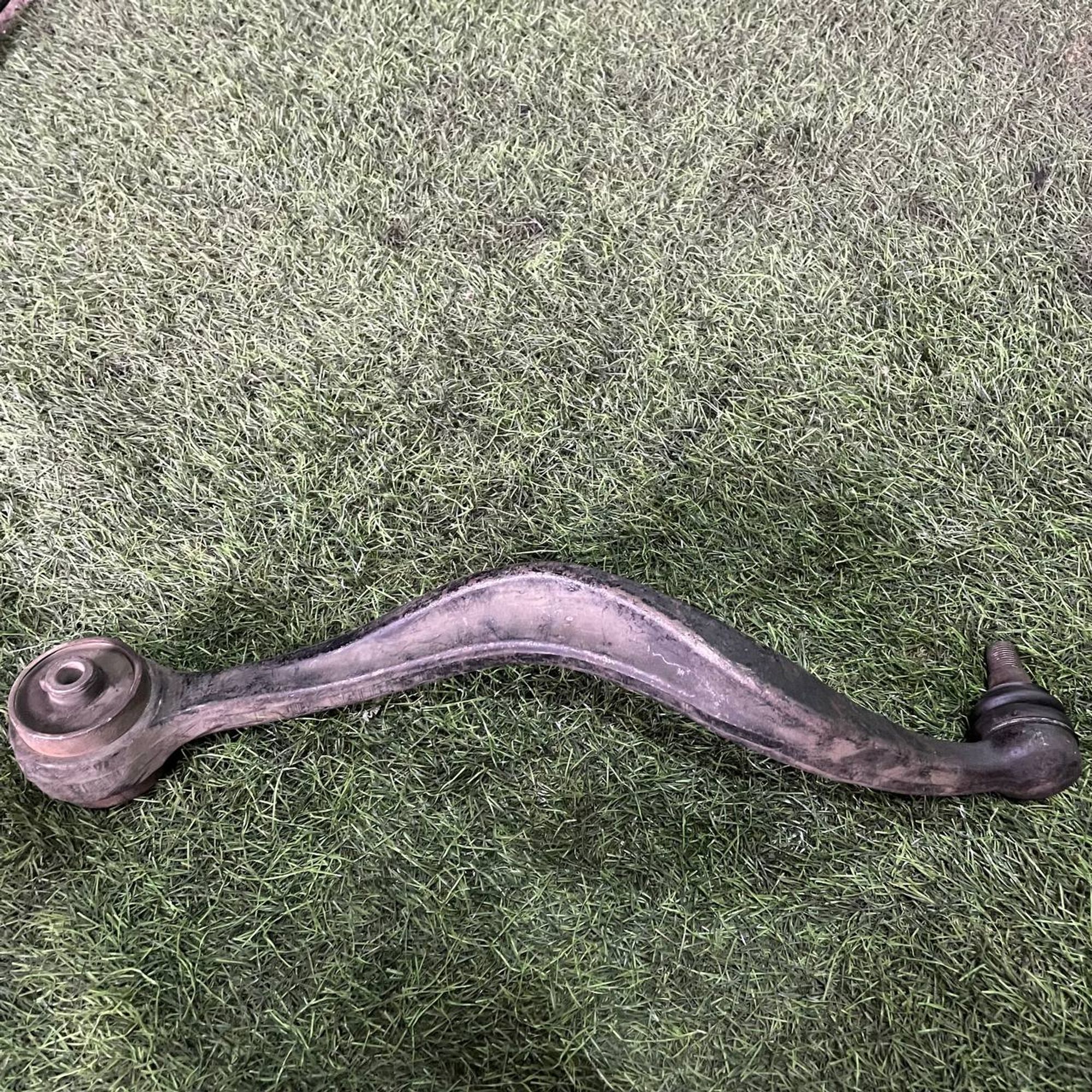 28 Рычаг передний правый нижний Mazda Atenza GG, 2500 рублей, Невинномысск