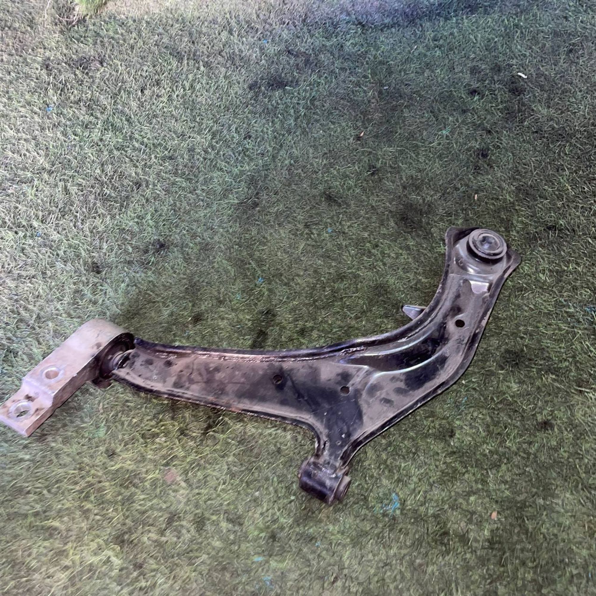 354 Рычаг передний правый нижний NISSAN PRIMERA P12, 4500 рублей, Невинномысск