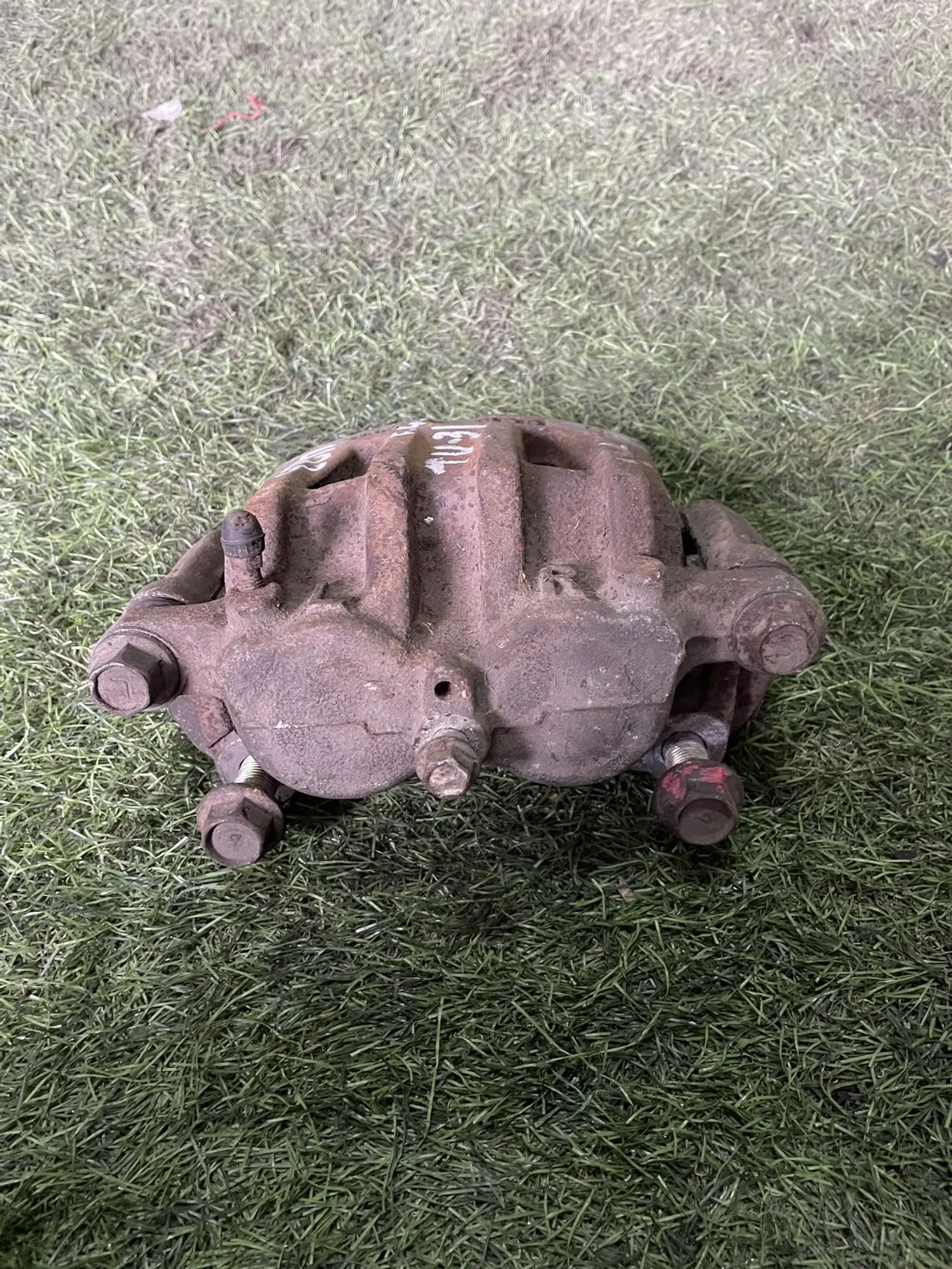 423 Суппорт тормозной передний левый NISSAN PRESAGE TU31, 3000 рублей, Невинномысск