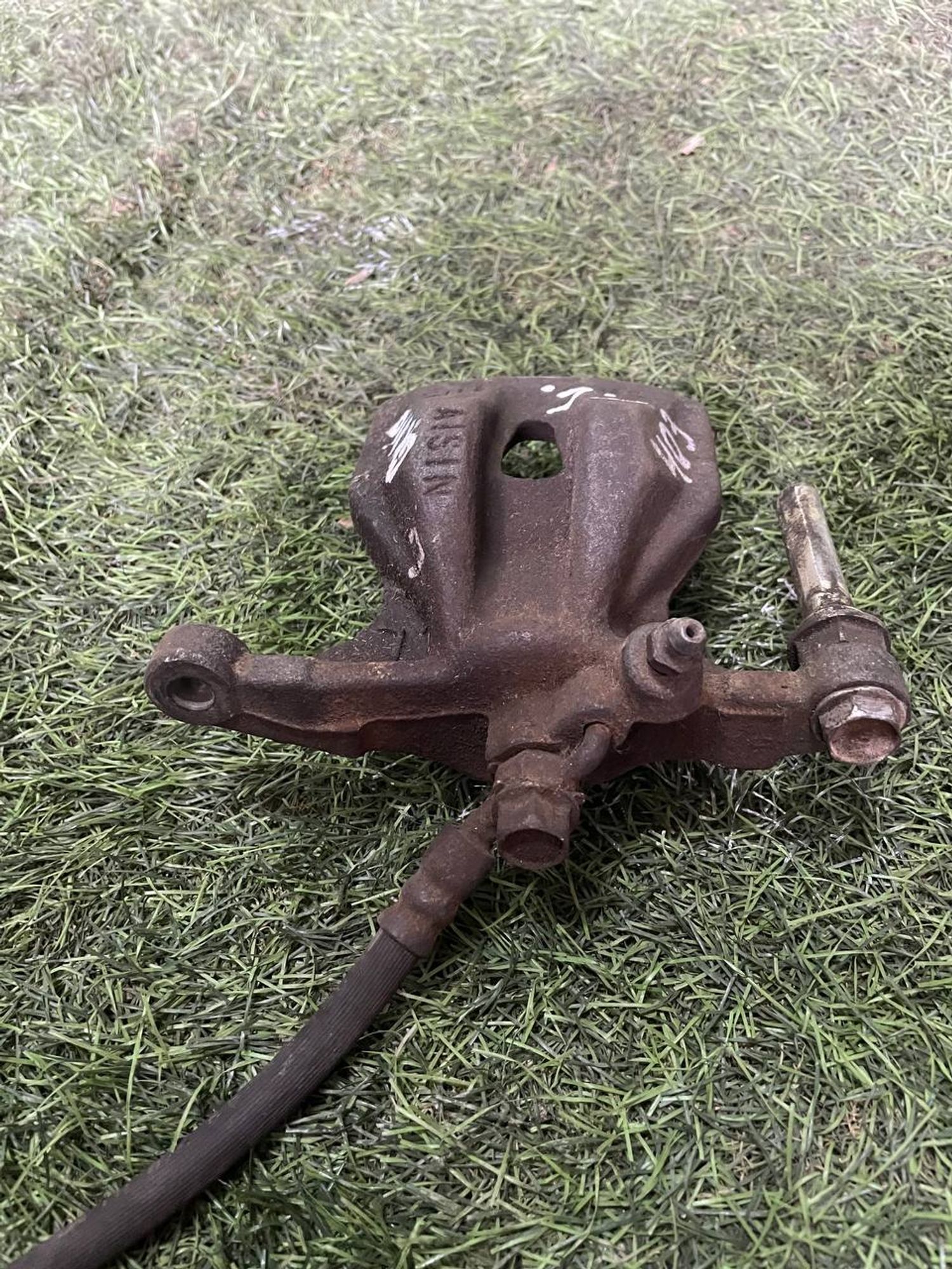 403 Суппорт тормозной передний правый TOYOTA CHASER GX110, 3000 рублей, Невинномысск