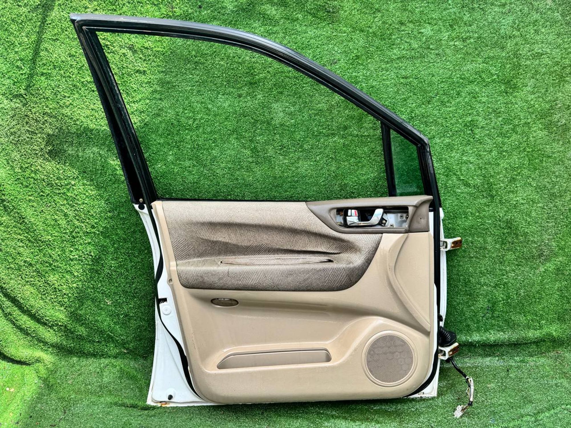 902 дверь на MITSUBISHI CHARIOT N84W, 9000 рублей, Невинномысск