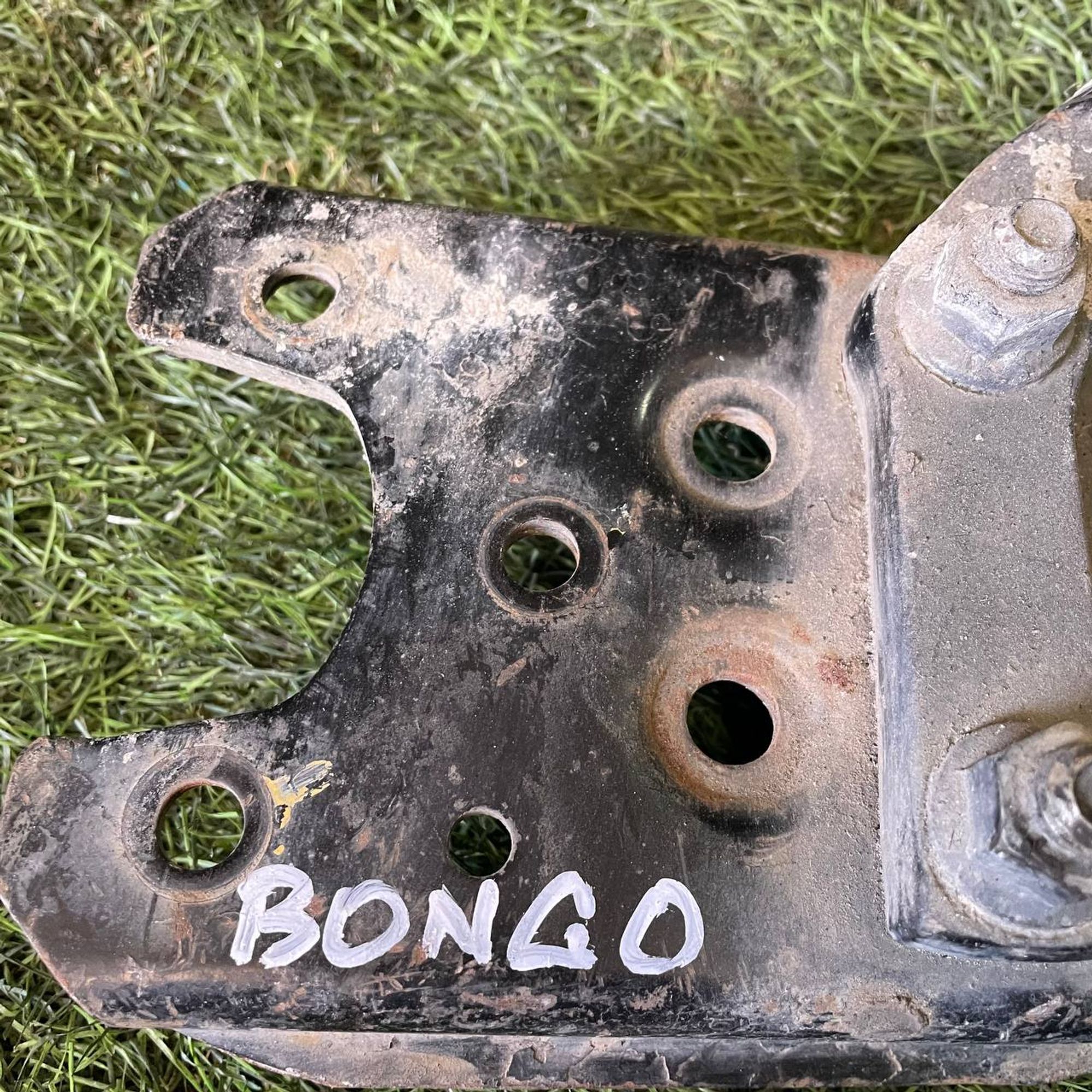 33 Рычаг передний правый нижний Mazda Bongo SS22, 2000 рублей, Невинномысск