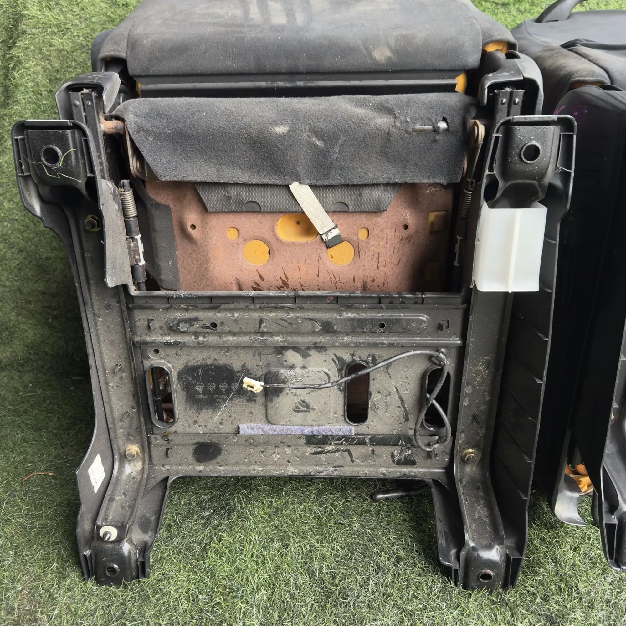 https://ycs.partsauto.market/partsauto-images/thmbs/userImages/772e461030aea93f4dbb6447c0f924d3/part/d93ec065-c799-462f-b0a1-b0dab9724af9_1777965382710.jpg