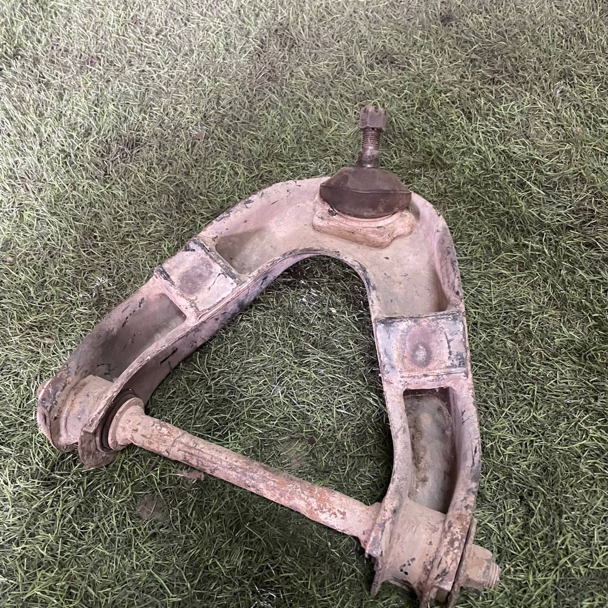 145 Рычаг передний левый верхний NISSAN ATLAS, 5000 рублей, Невинномысск