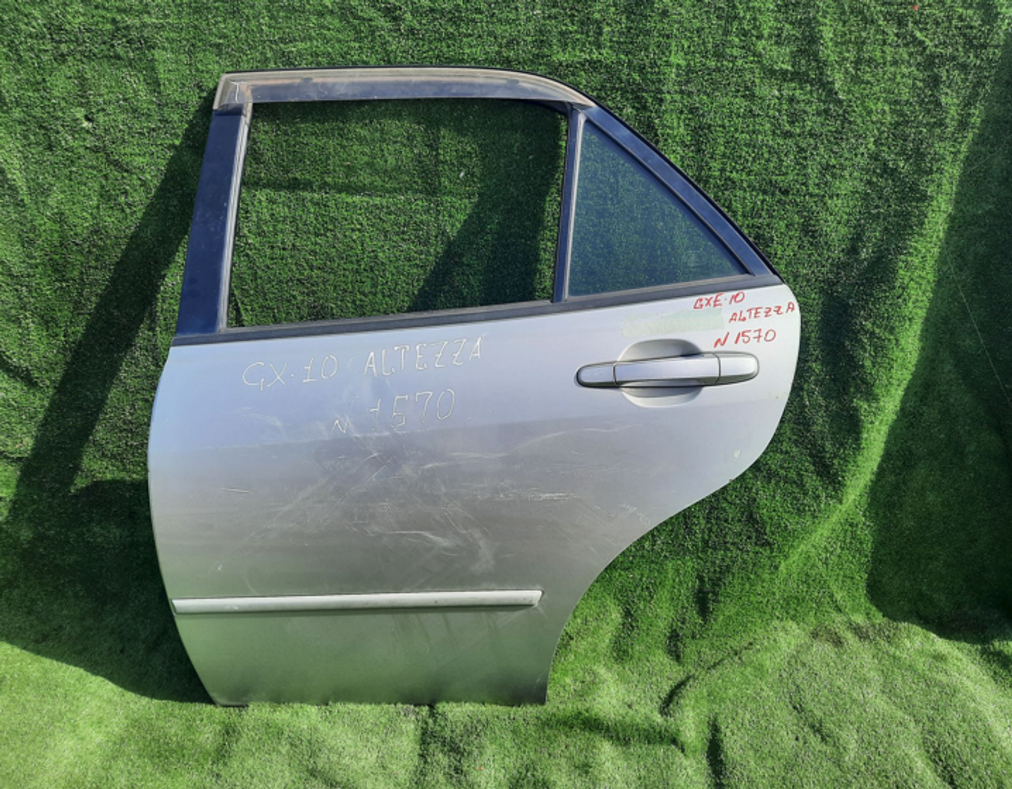 1570 дверь на TOYOTA ALTEZZA GX10, 8000 рублей, Невинномысск