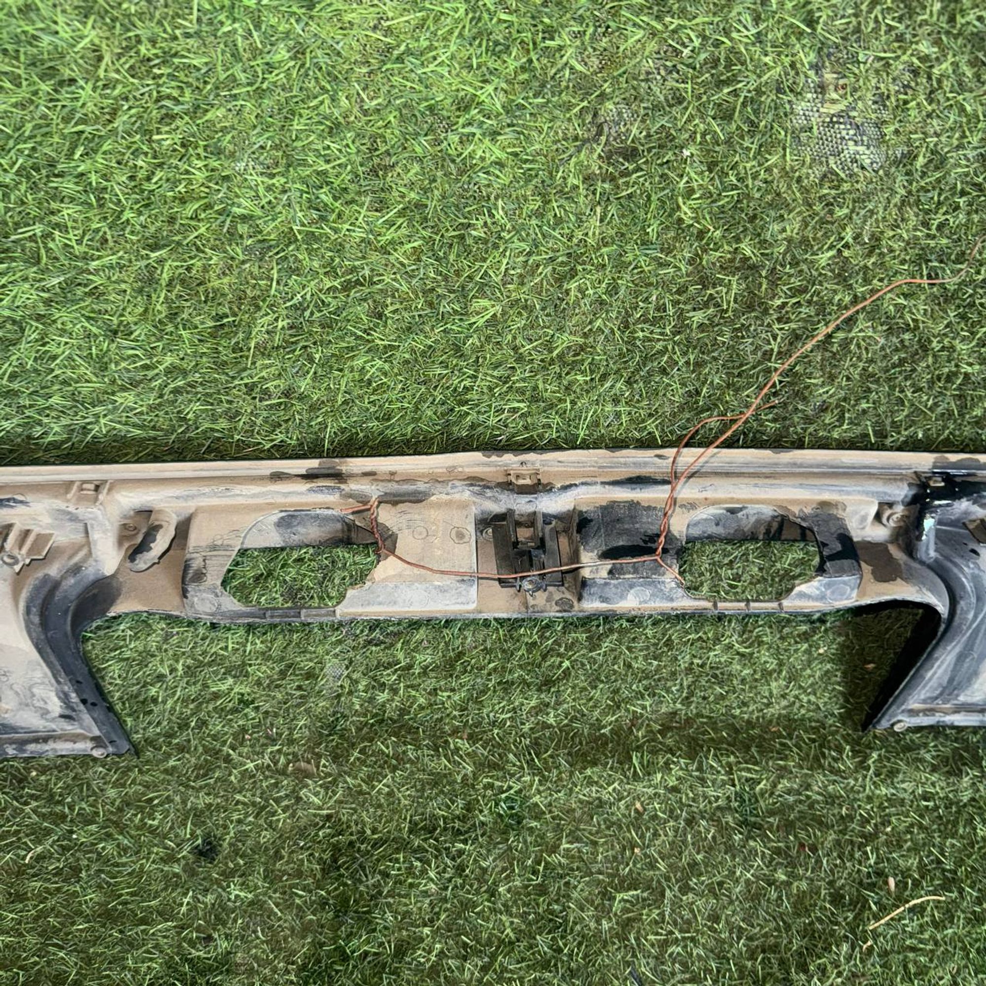 598 Вставка между фонарей Mazda Familia BHALP, 3000 рублей, Невинномысск