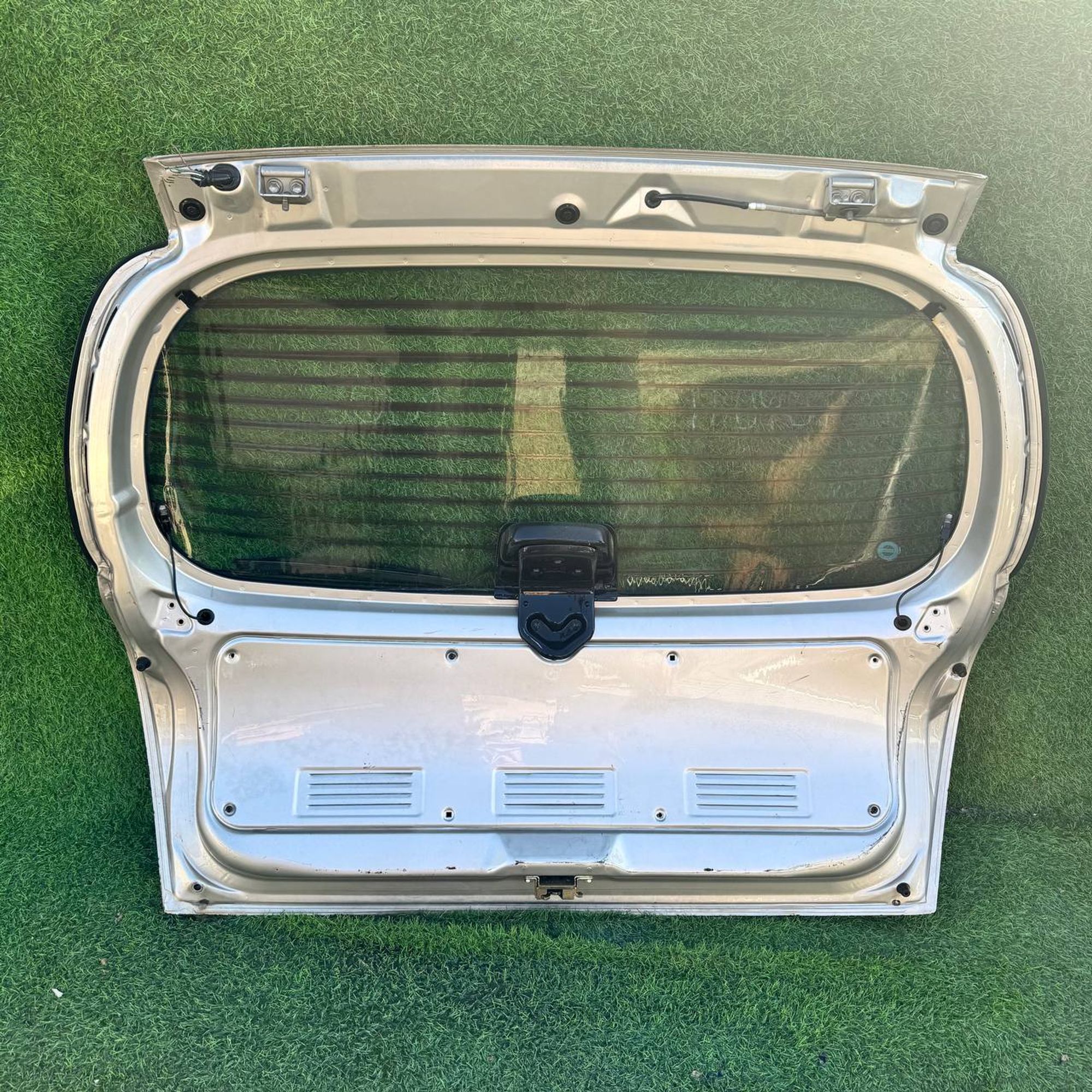 169 дверь багажника на TOYOTA DUET M100A, 9500 рублей, Невинномысск