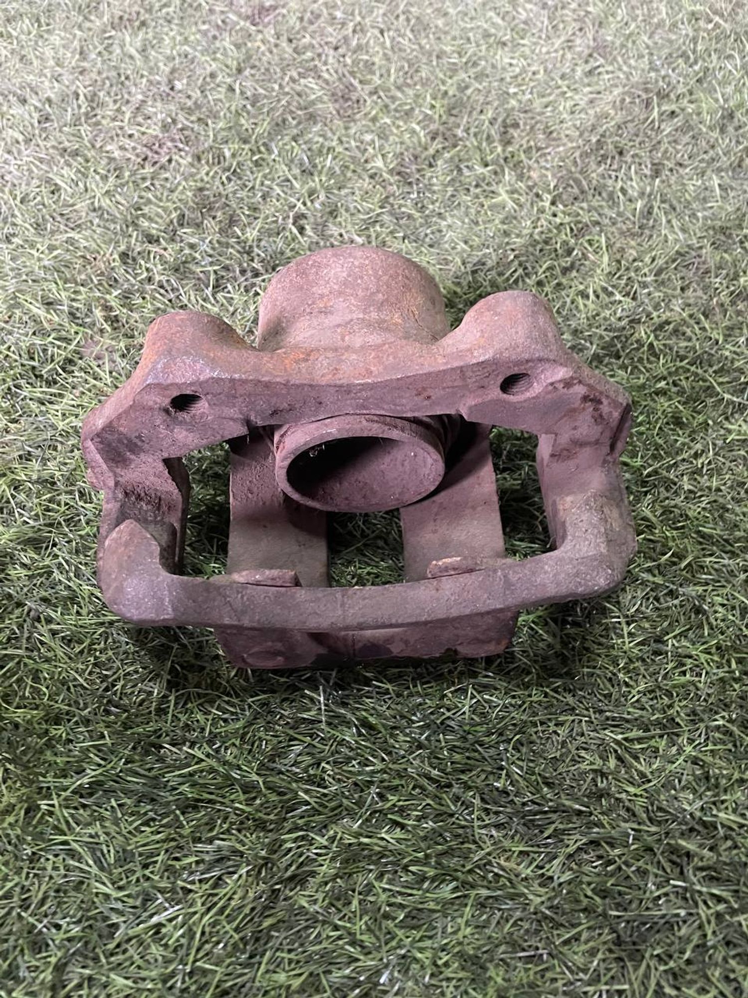 322 Суппорт тормозной передний правый NISSAN BLUEBIRD U11, 3000 рублей, Невинномысск