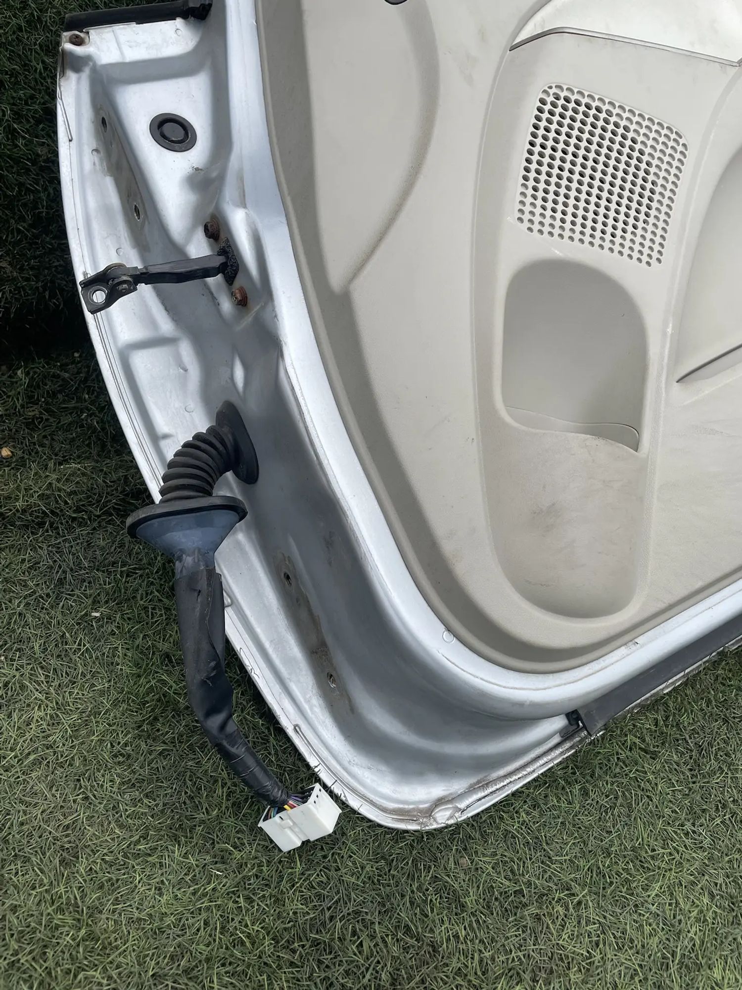 4181 Дверь передняя правая Mitsubishi Colt Z25A 4G19 1.3 2002, 12500 рублей, Невинномысск