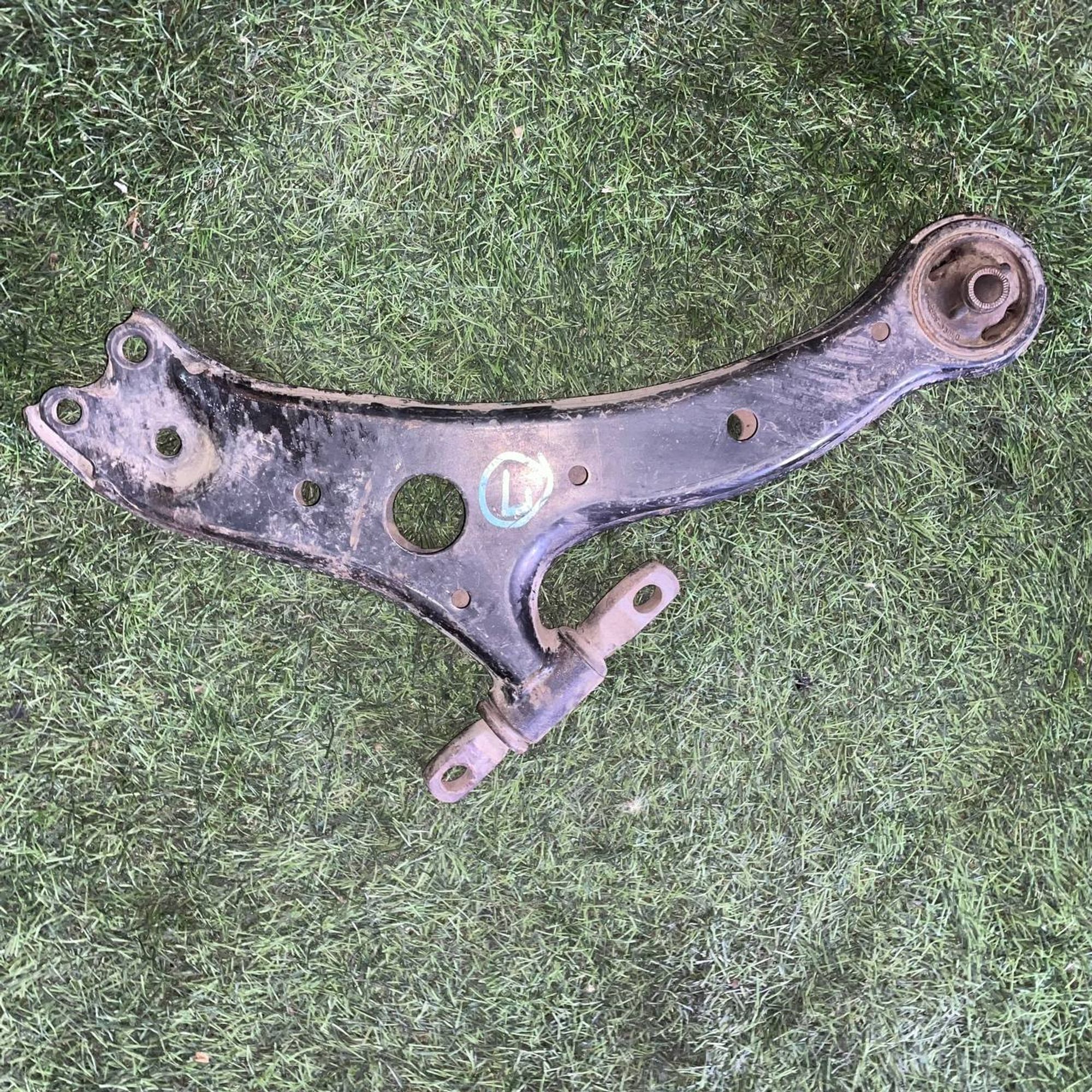 163 Рычаг передний левый нижний Toyota Estima ACR30, 3500 рублей, Невинномысск