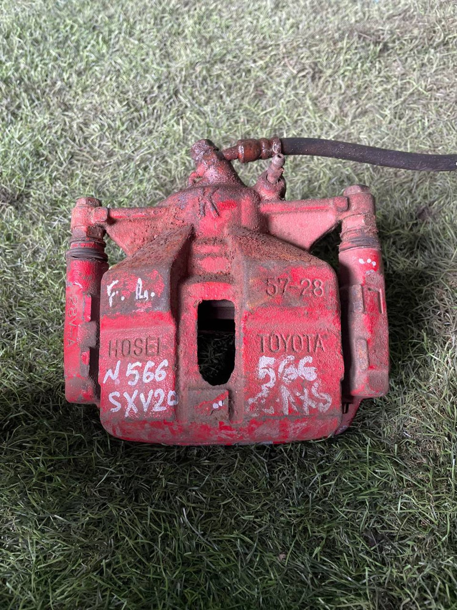 566 Суппорт тормозной передний левый TOYOTA GRACIA SVX20, 3000 рублей, Невинномысск