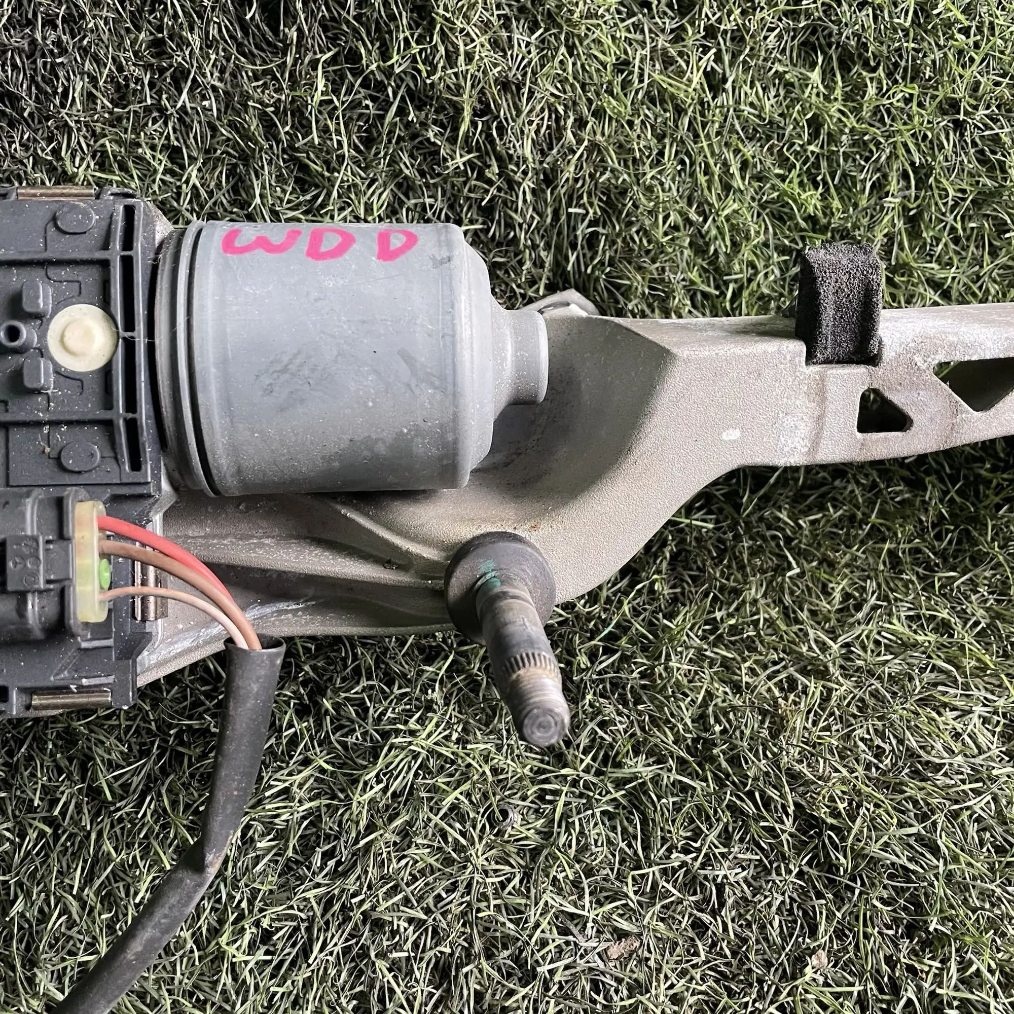 https://ycs.partsauto.market/partsauto-images/thmbs/userImages/772e461030aea93f4dbb6447c0f924d3/part/ddb798fb-9c1d-4f40-b6a9-cdcec14982e2_1778827410755.jpg