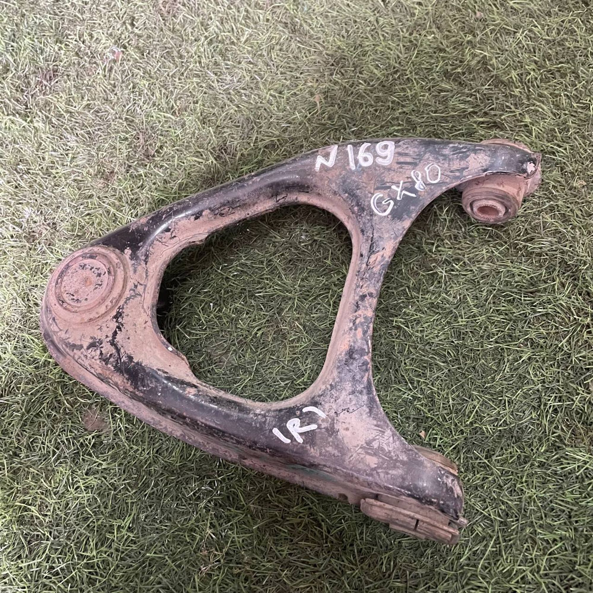 169 Рычаг задний правый верхний TOYOTA MARK II GX80, 3500 рублей, Невинномысск