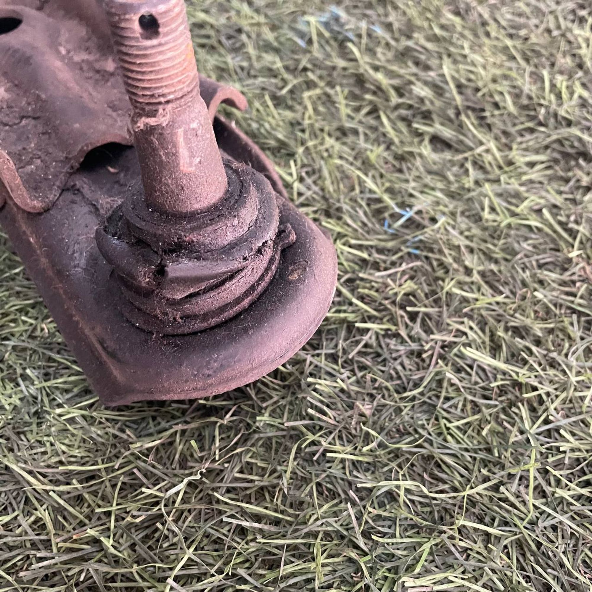 328 Рычаг передний правый нижний NISSAN AVENIR W11, 3500 рублей, Невинномысск