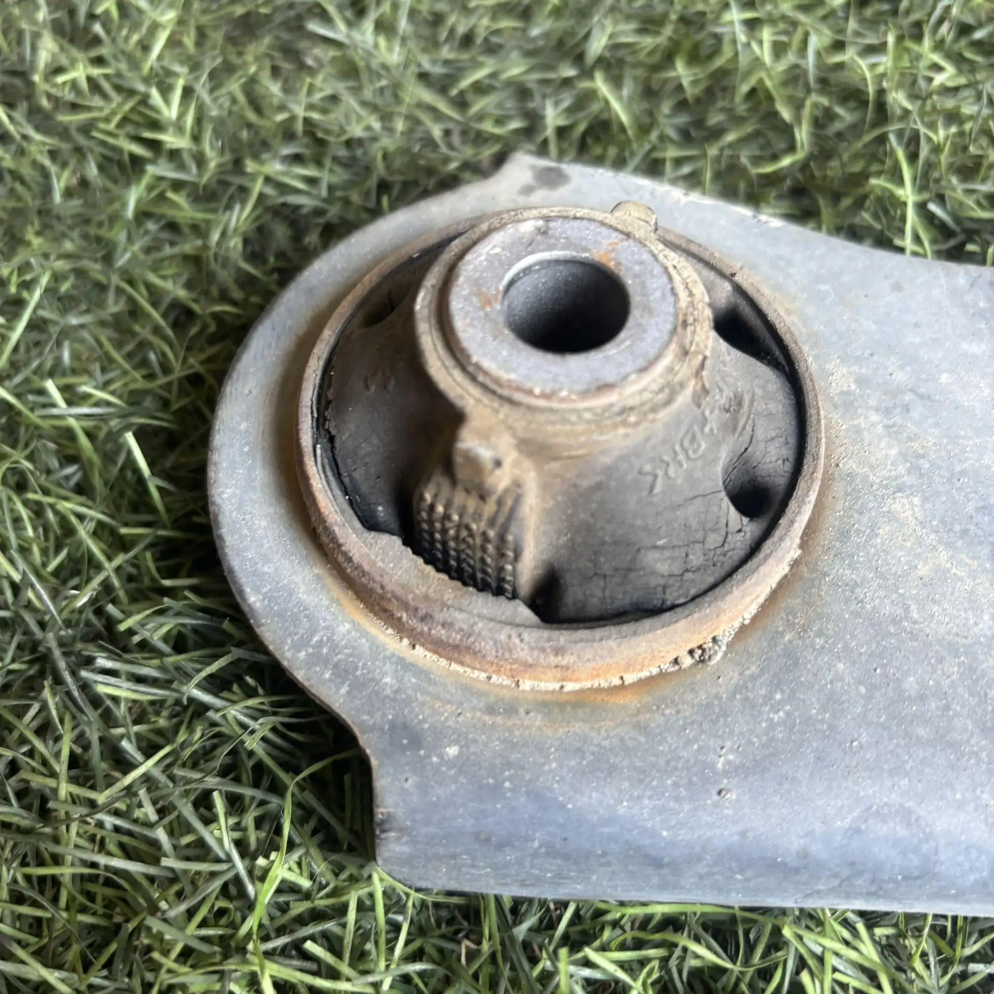 https://ycs.partsauto.market/partsauto-images/thmbs/userImages/772e461030aea93f4dbb6447c0f924d3/part/df969bd5-713e-47a2-a146-40c9fee19171_1777097764315.jpg