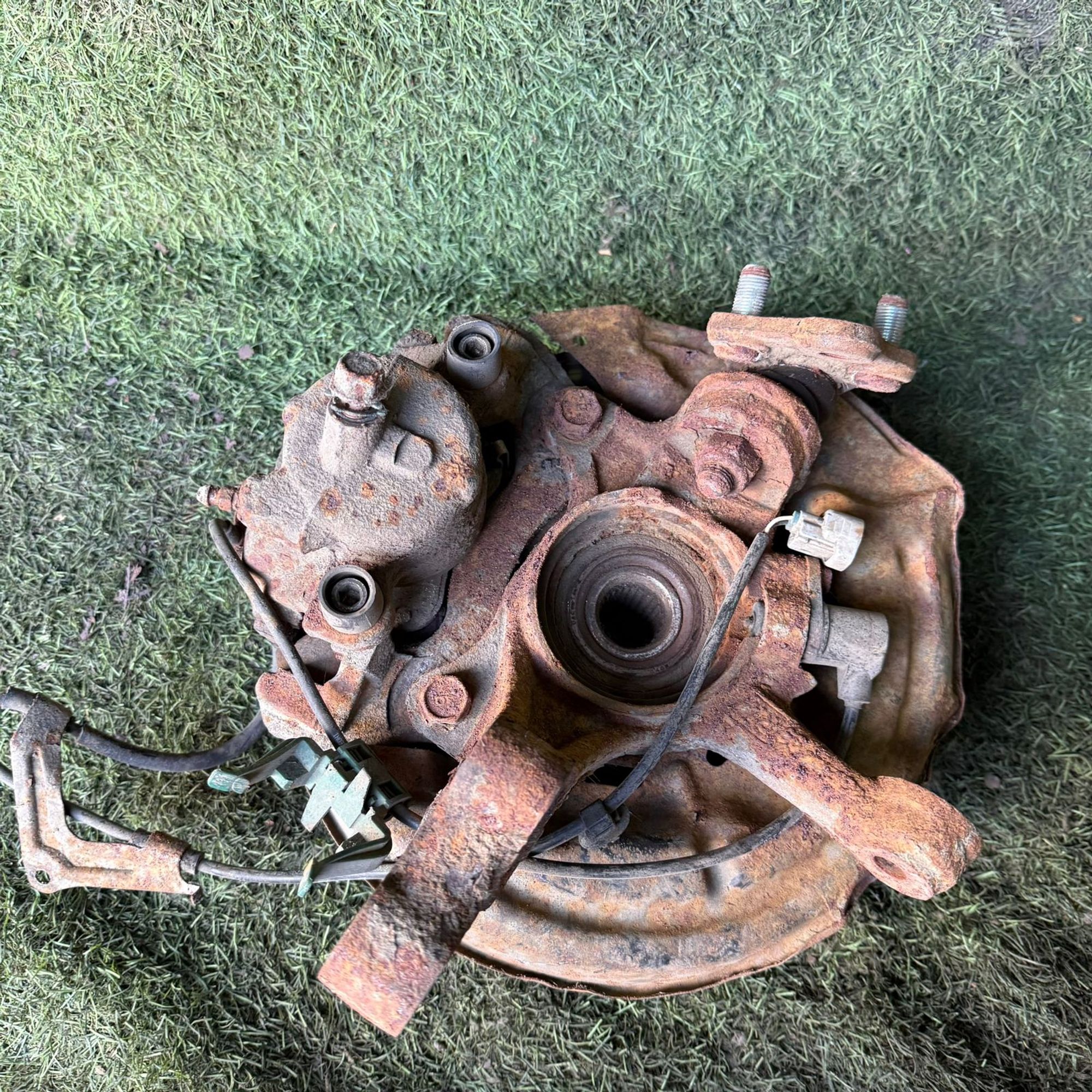 884 Ступица передняя левая TOYOTA AVENSIS SB153 4AFE, 1 рублей, Невинномысск