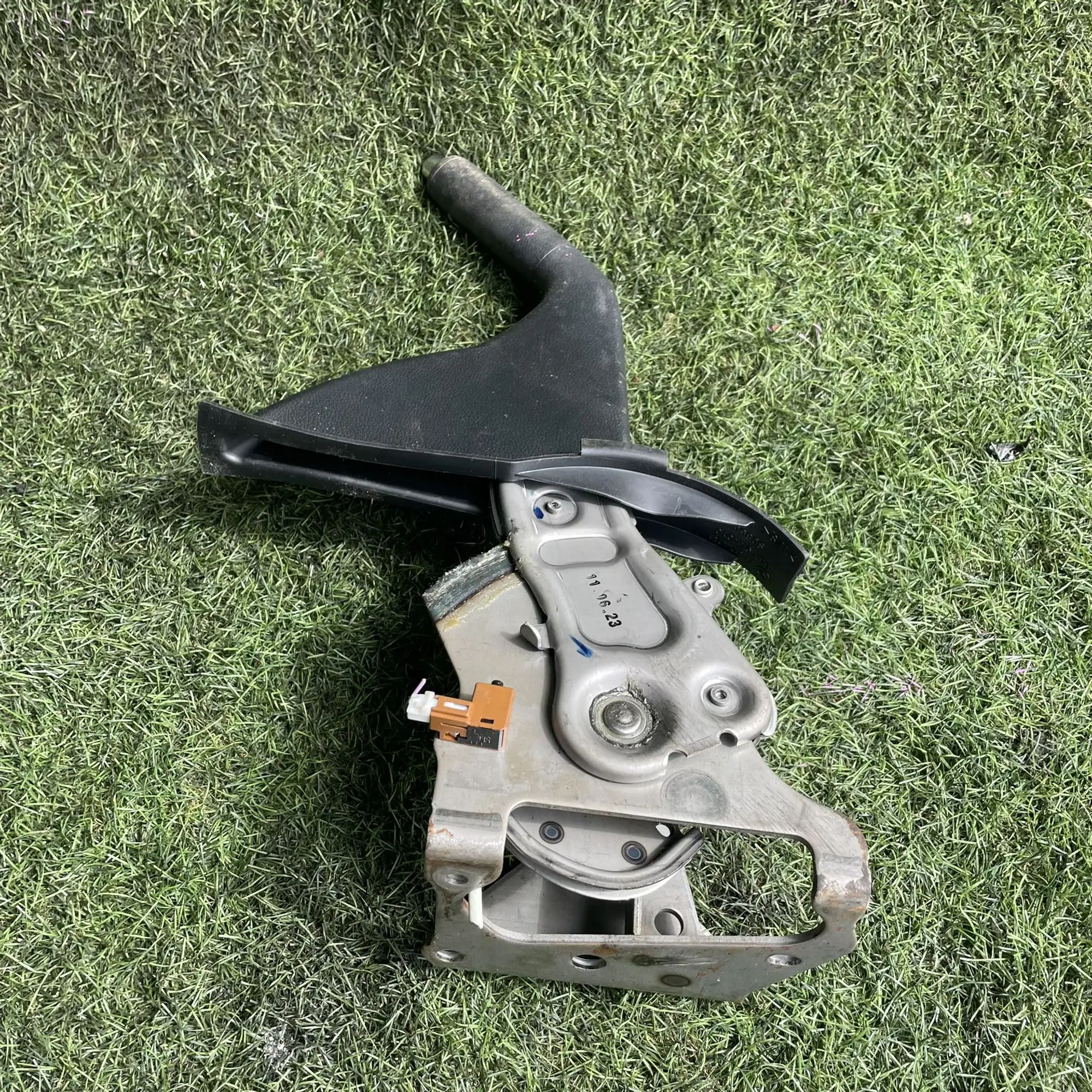 https://ycs.partsauto.market/partsauto-images/thmbs/userImages/772e461030aea93f4dbb6447c0f924d3/part/dfbea8cc-6345-46e2-9f14-c63f15cda87e_1776684369450.jpg
