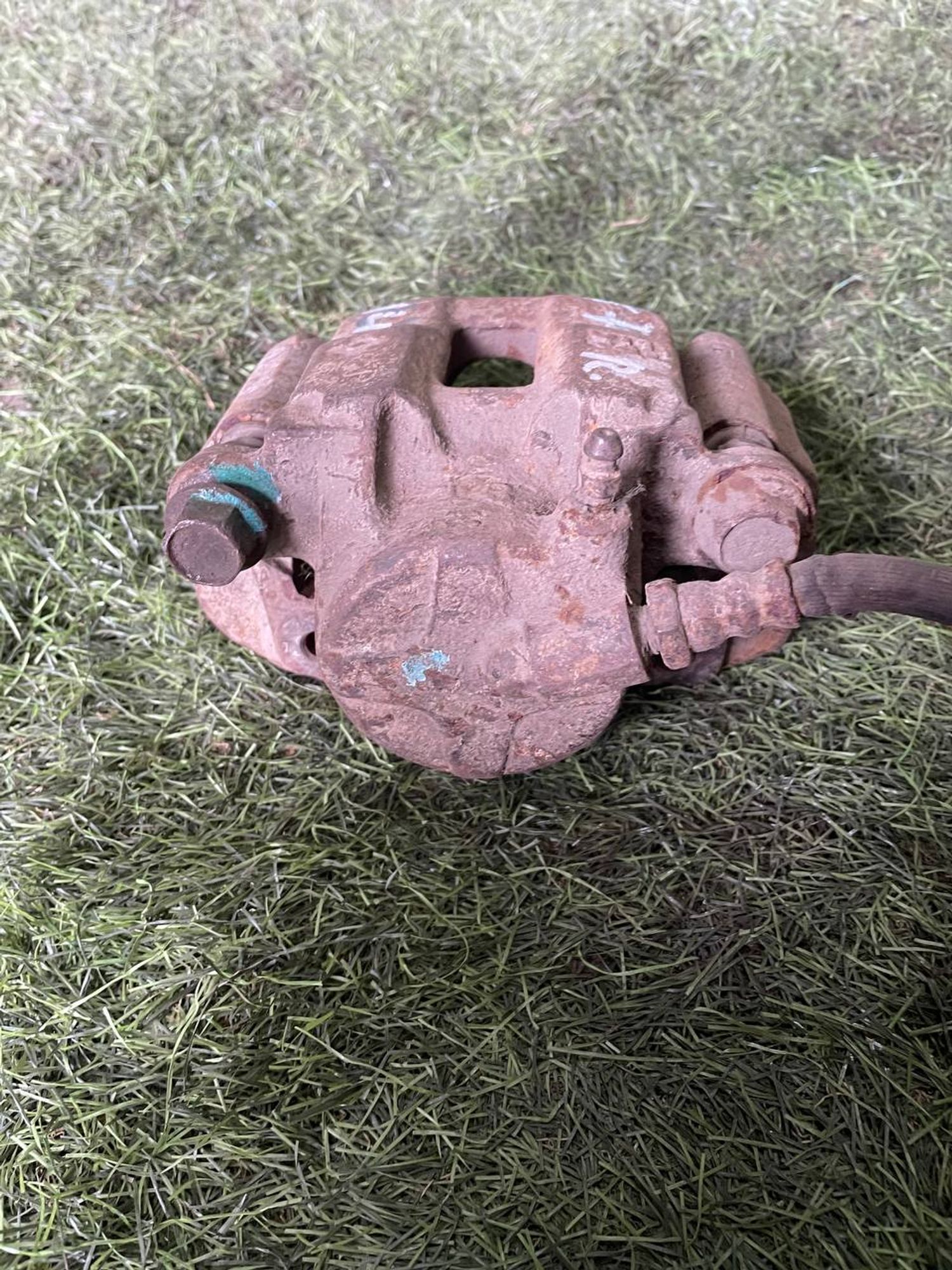 147 Суппорт тормозной передний левый TOYOTA MARK II GX81, 3000 рублей, Невинномысск